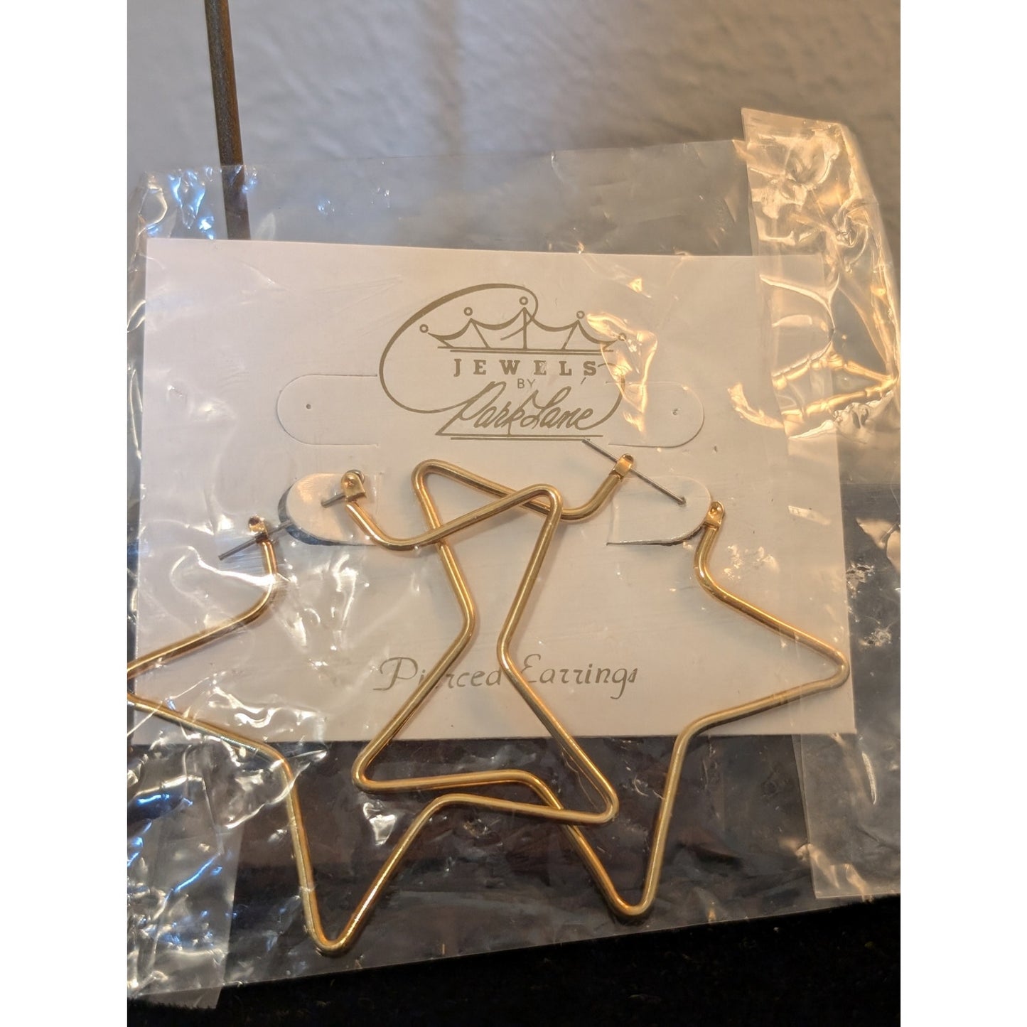 Park Lane Large Gold Tone Star Snap Down Bar Pierced Earrings NWT