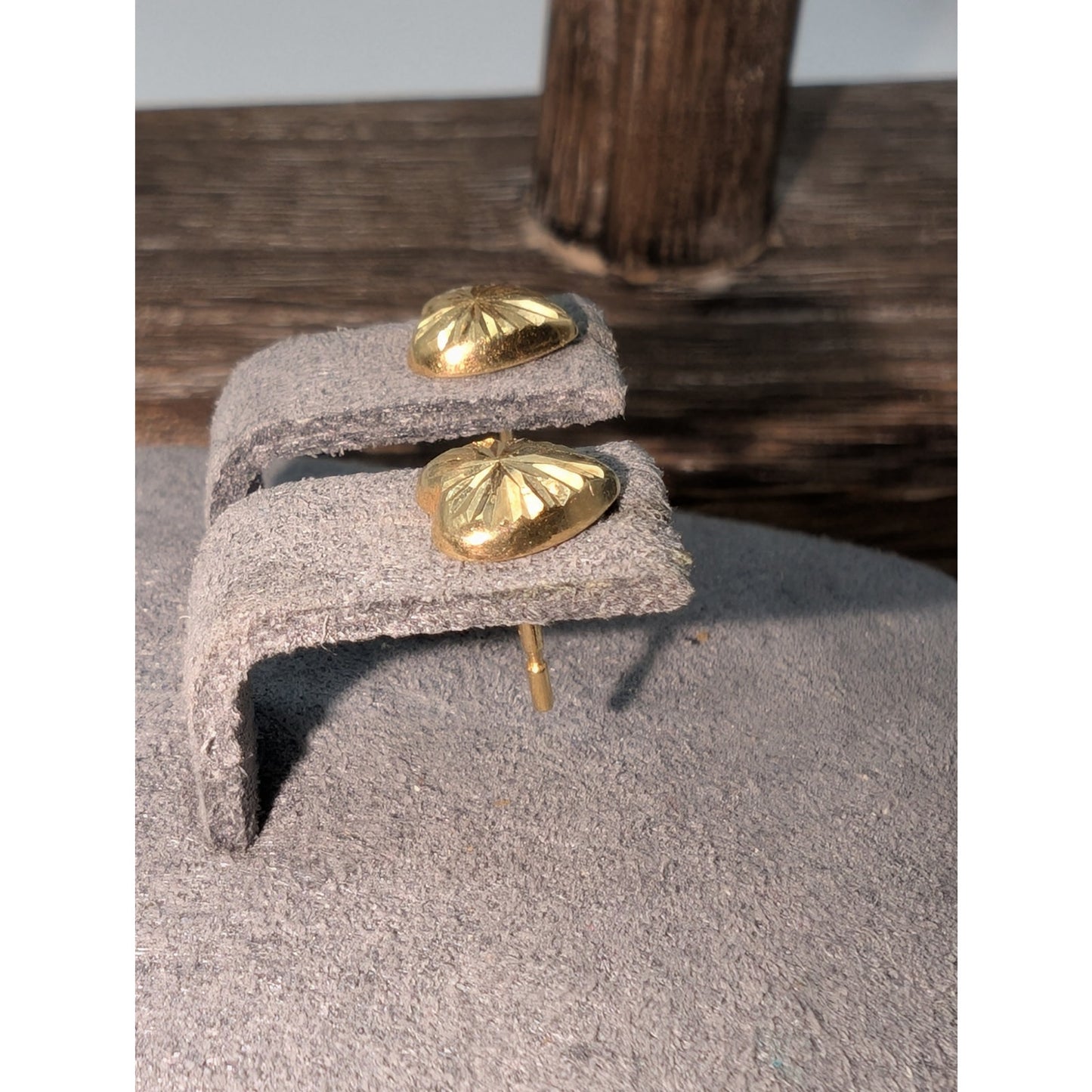 Marked 14K Diamond Cut Puff Heart Post Stud Earrings .41g
