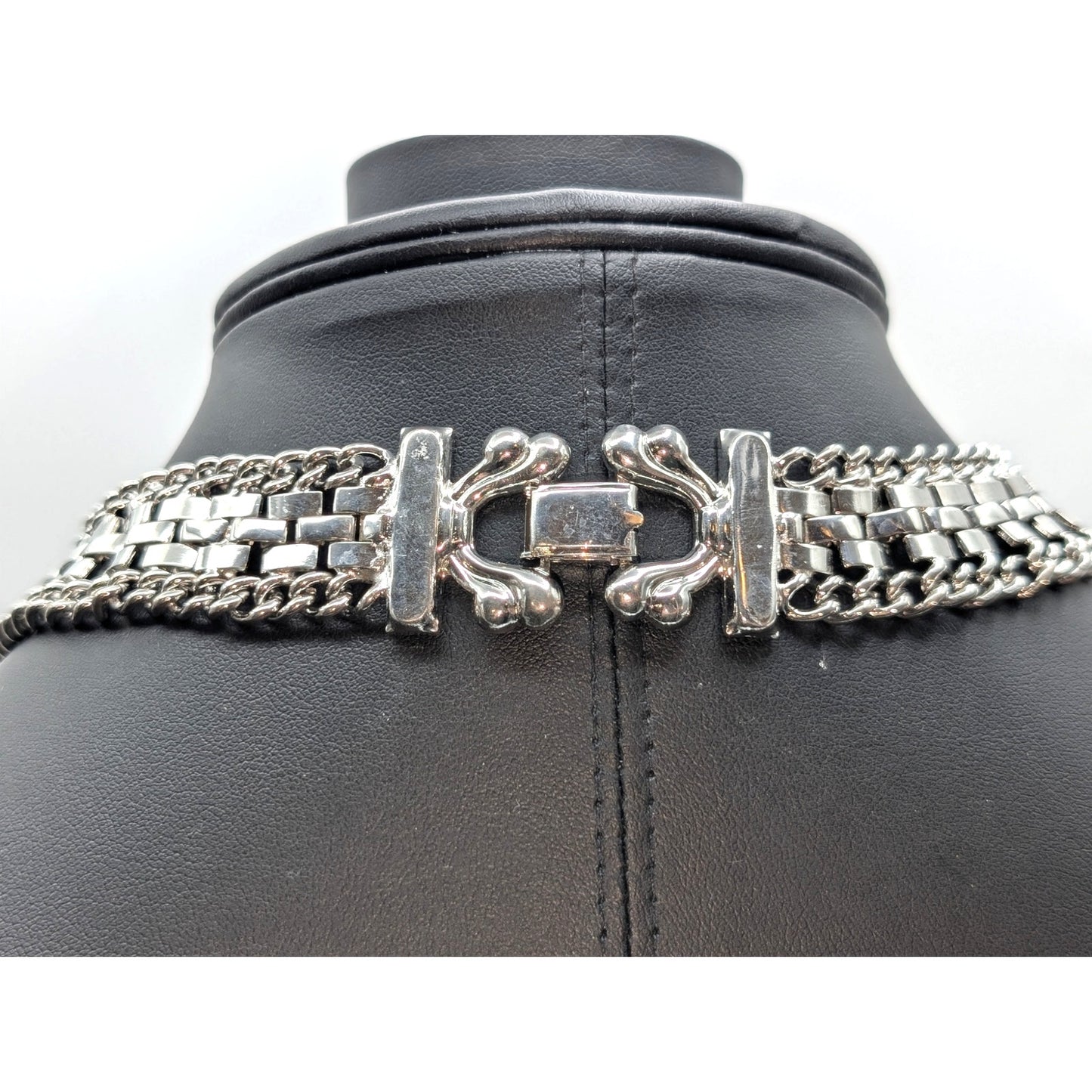 Vtg Silver Tone 3/4" Wide V Basketweave Curb Surround Chain Collar 15" Necklace