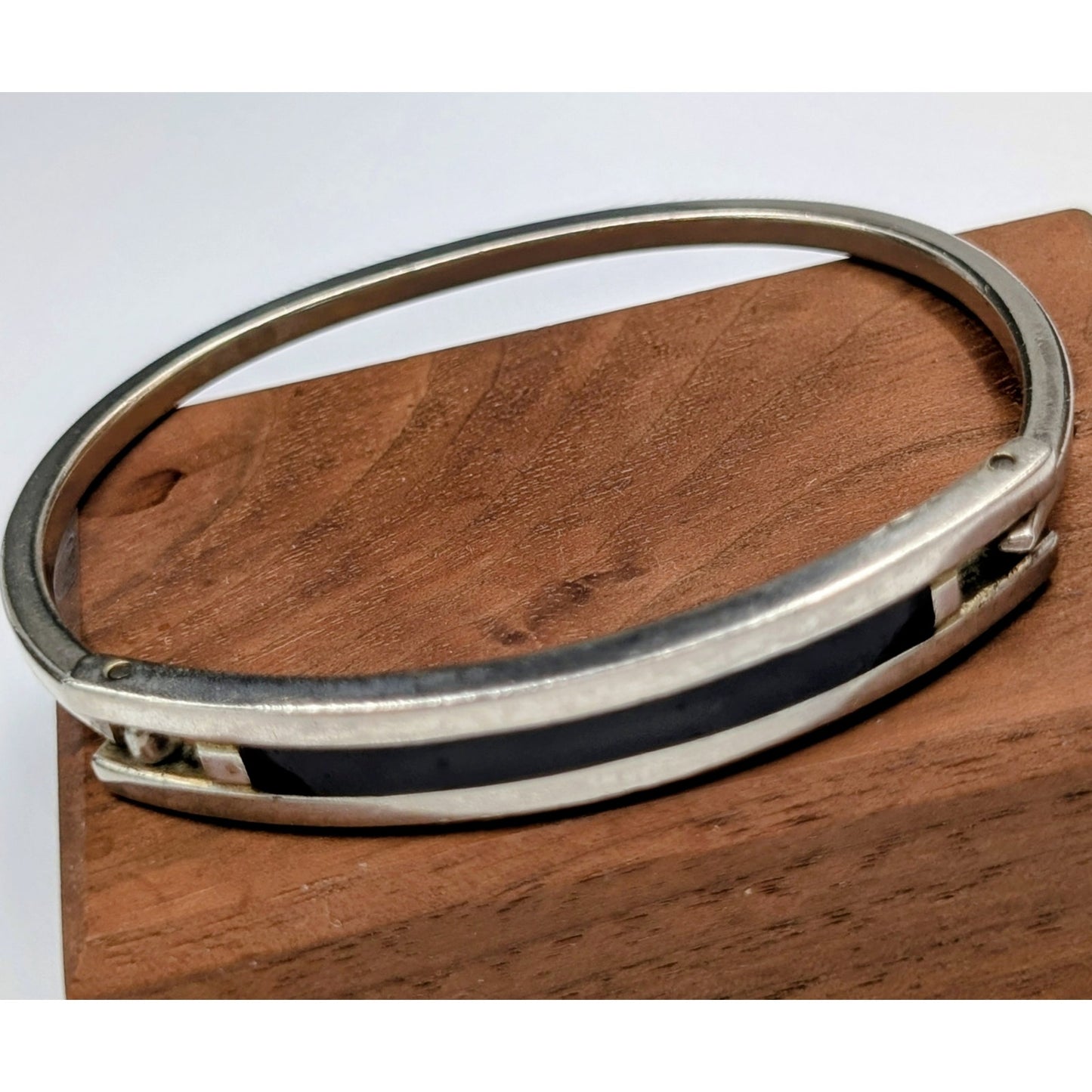 Vintage Made in Mexico Silver Tone Black Inlay Hook Clasp Oval Bangle Bracelet