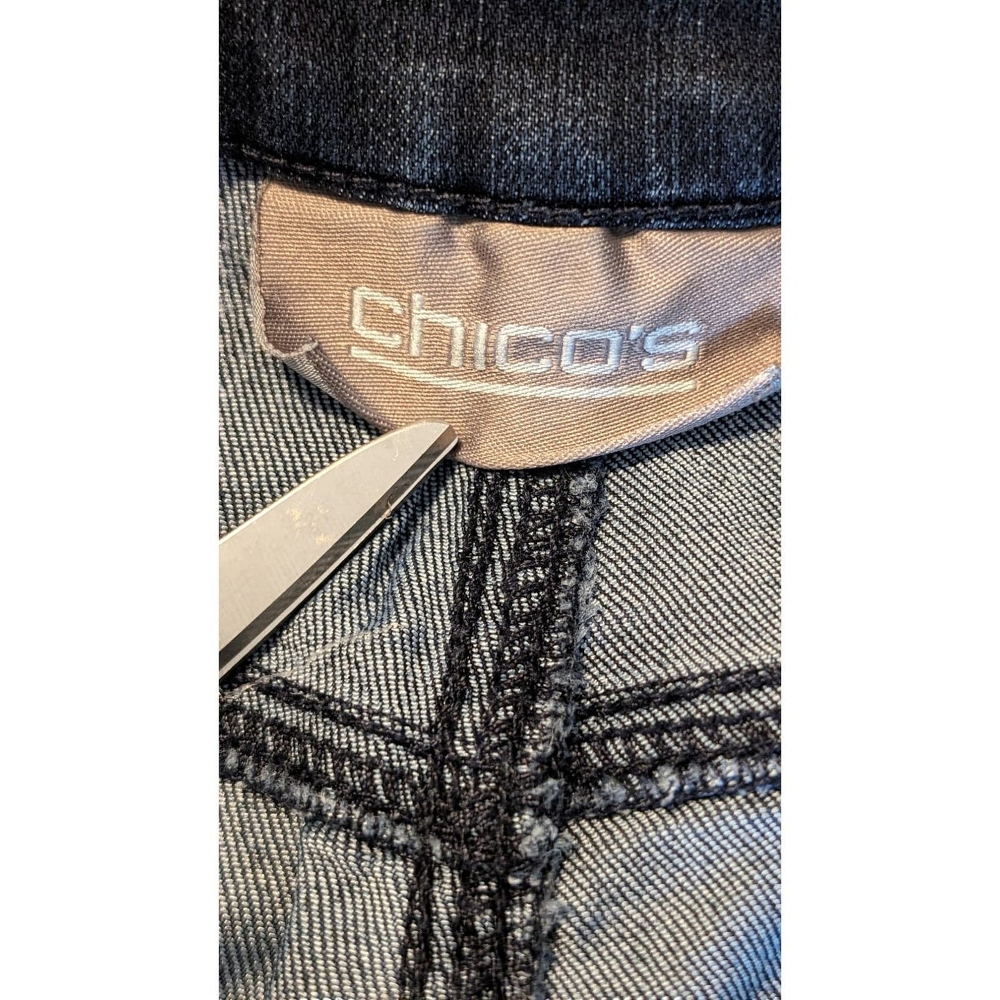 Chico's Dark Wash Slimming Pull On Jean Chico's Size 1 (US M-8)