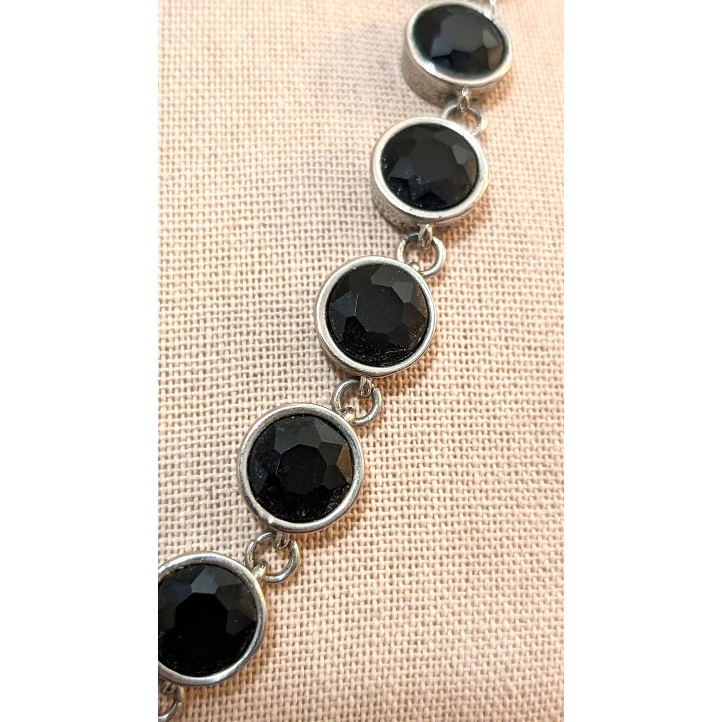 Bezel Set Faceted Glass Crystal Beads Set in Silver Tone Metal Necklace