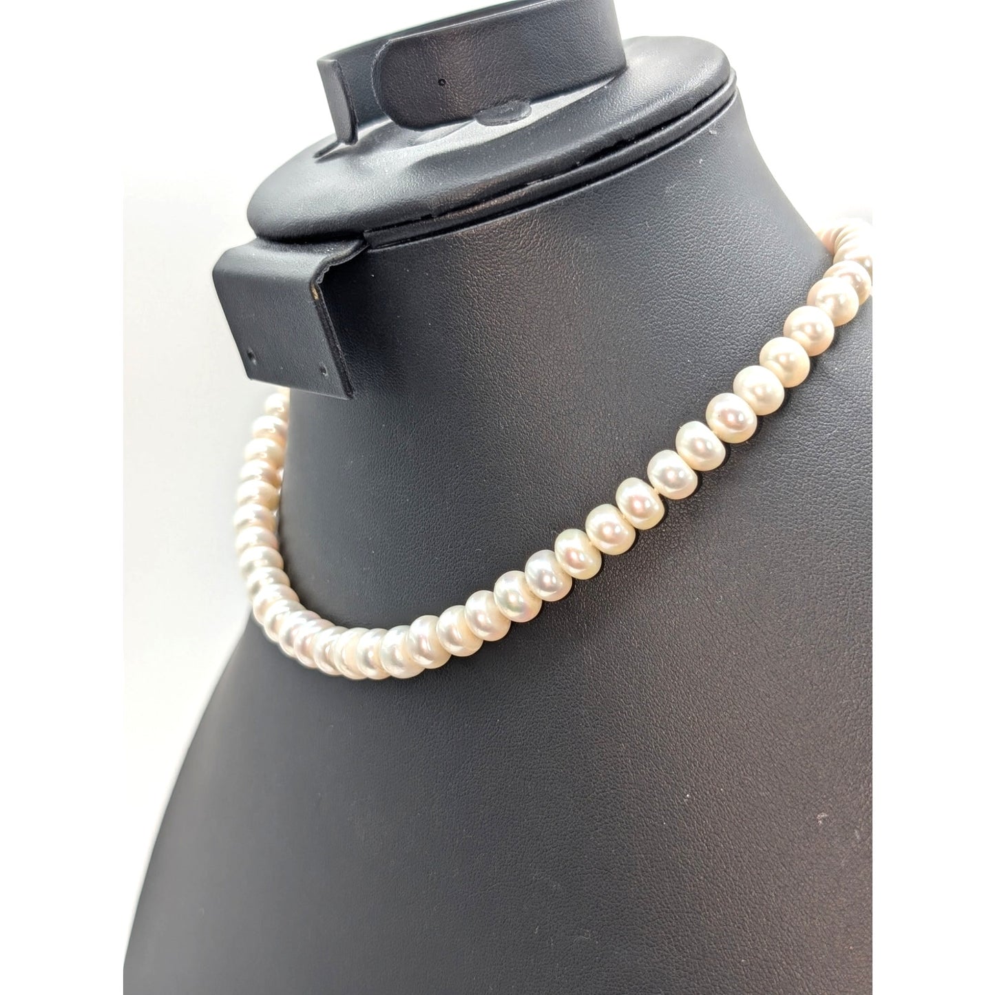 VTG Genuine Large Coin Freshwater Knotted Pearl Strand Gold Tone Slide In Clasp