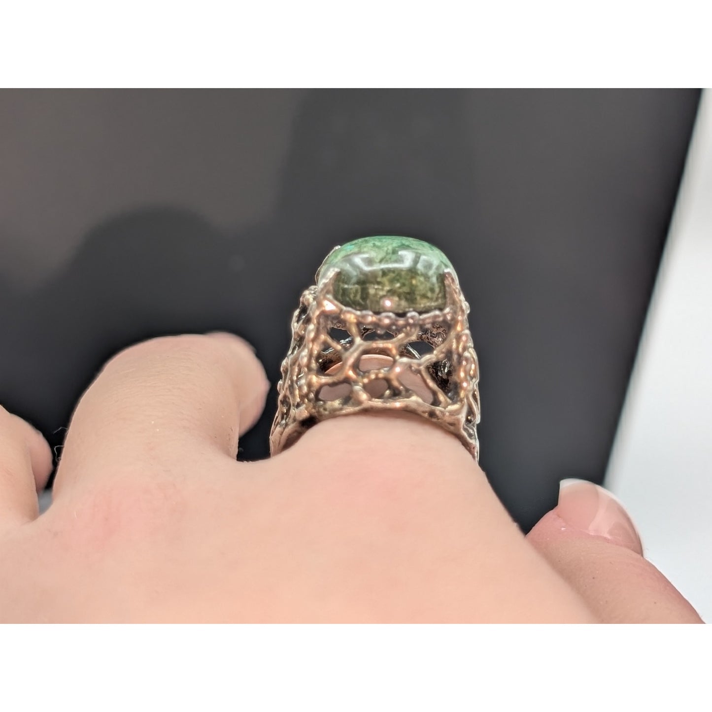 Vtg Sterling Silver Green Stone Brutalist Modern High Dome Ring Sz 7