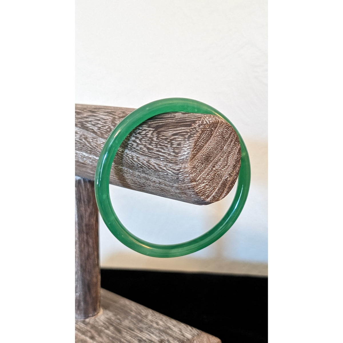 Vintage Iridescent Lime Green Art Glass Bangle Bracelet