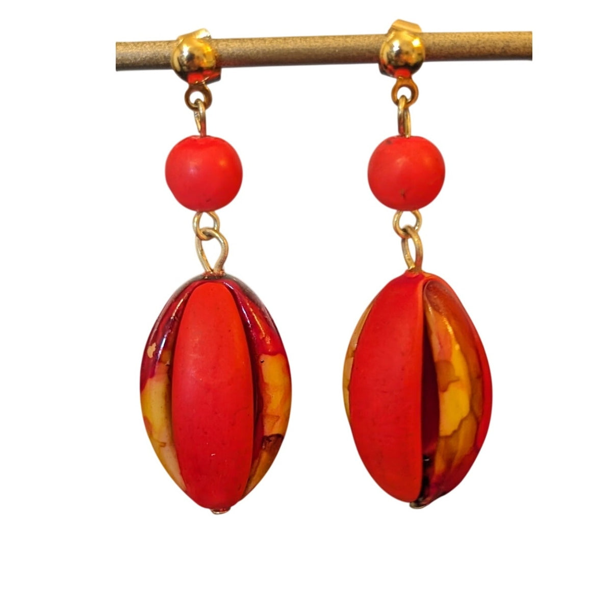 Vintage 70s Red & Brown Variegated Gold Tone Metal Boho Dangle Post Earrings