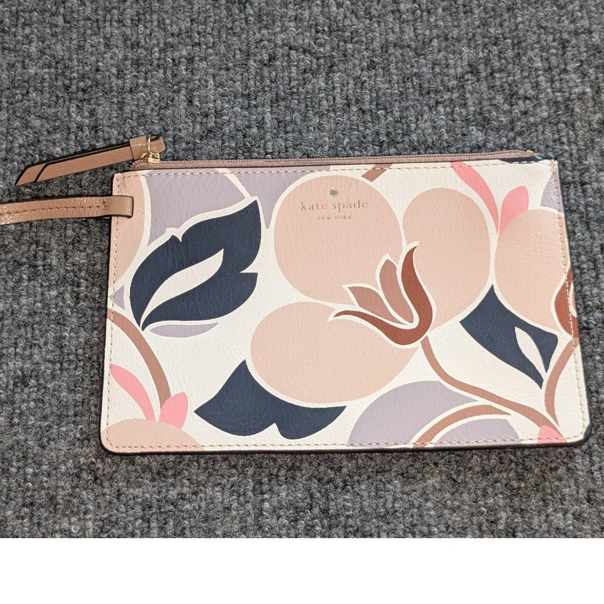 Kate Spade New York NWOT Cameron Breezy Floral Zip Top Wristlet Pouch