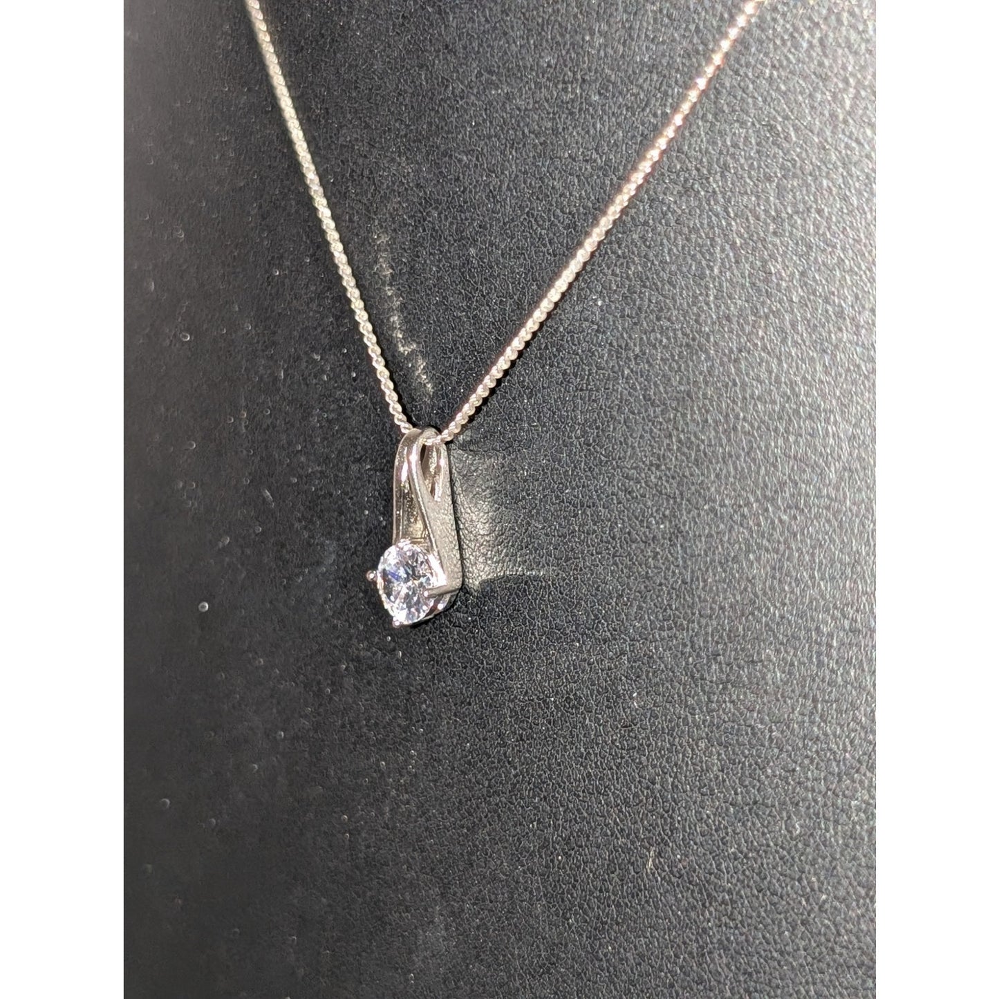 925 Sterling Silver Solitaire CZ Pendant Chain 18" Necklace