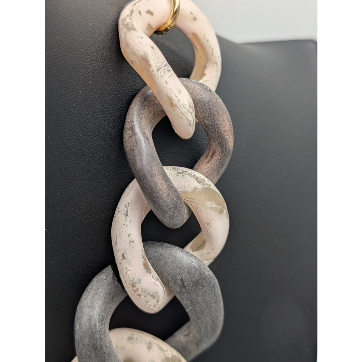 alisha d. Chunky White Washed Cream Bronze Gray Graduated Acrylic Link Necklace