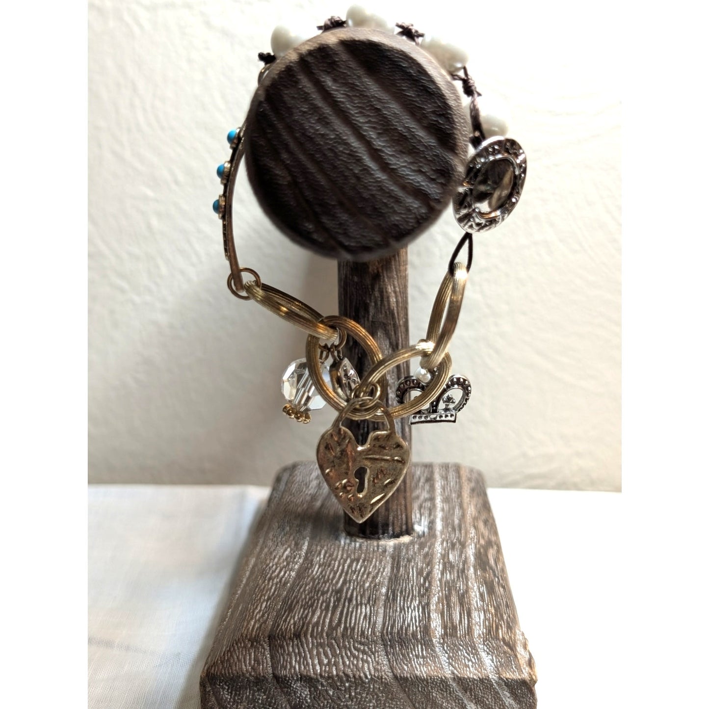 Faux Turquoise Pearl Textured Gold Tone Oval Links & Charms Bracelet