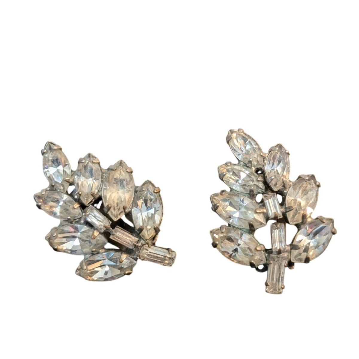 Vintage Weiss Signed 50s Rhinestone Leaf Clip On Earrings