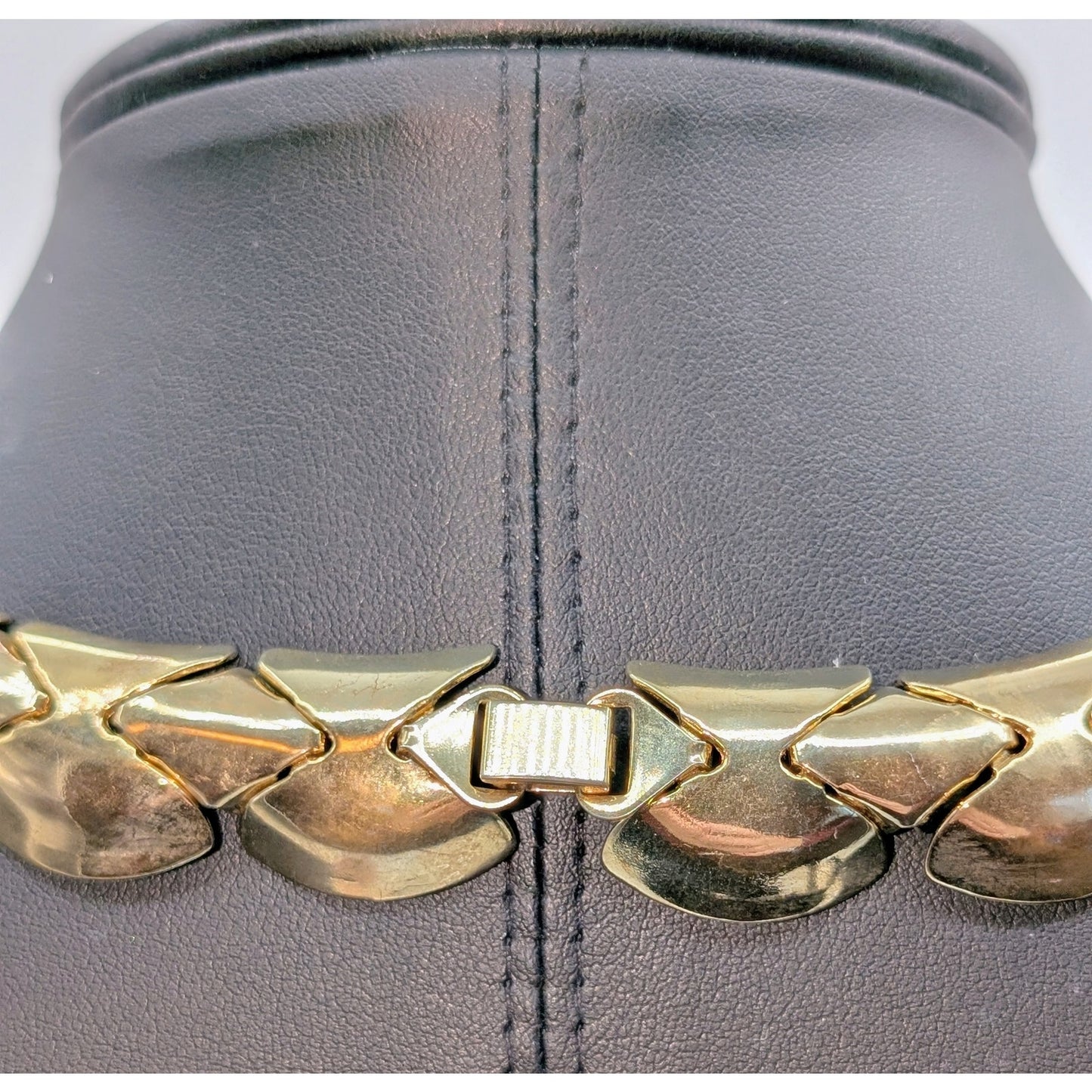 VTG 80s Chunky Gold Tone Segmented Clasp 17" Necklace & Matching Bracelet Set