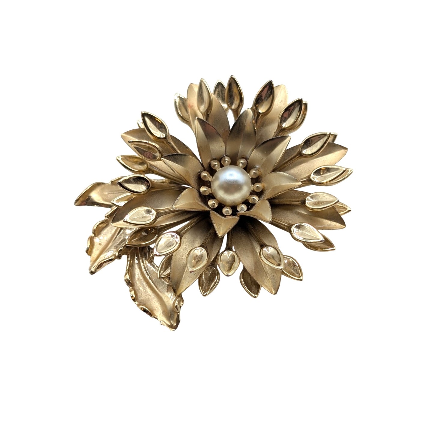 Vintage 60s 70s Brushed Gold Tone Faux Pearl 3D Flower Brooch