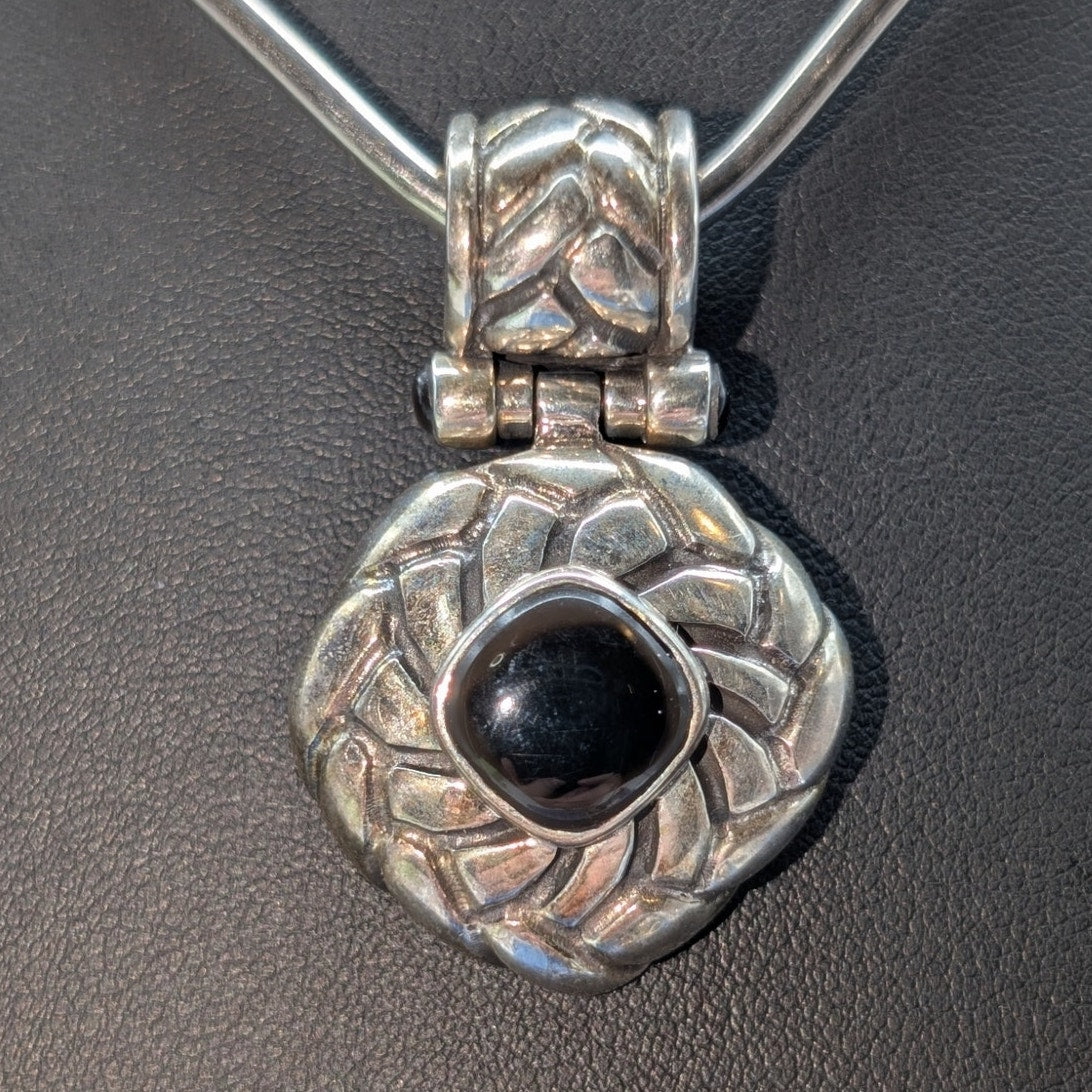 VTG 925 Sterling Silver Articulated Black Stone Embossed Cabochon Pendant (Only)