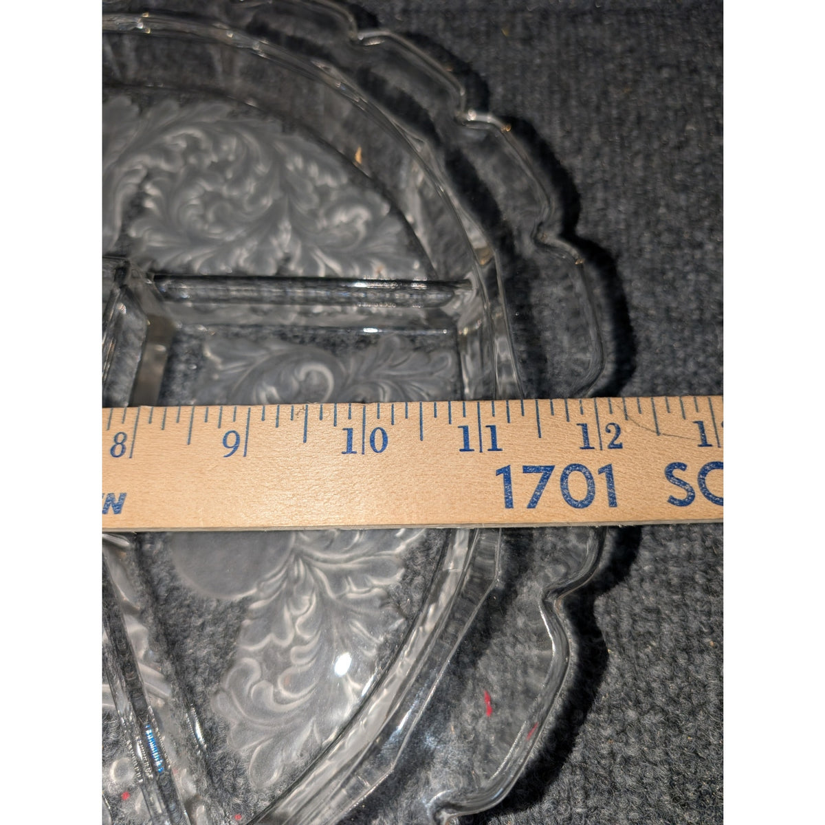 Vtg Intaglio Round Glass Divided Relish Fruit Vegetable Dip Serving Dish Plate