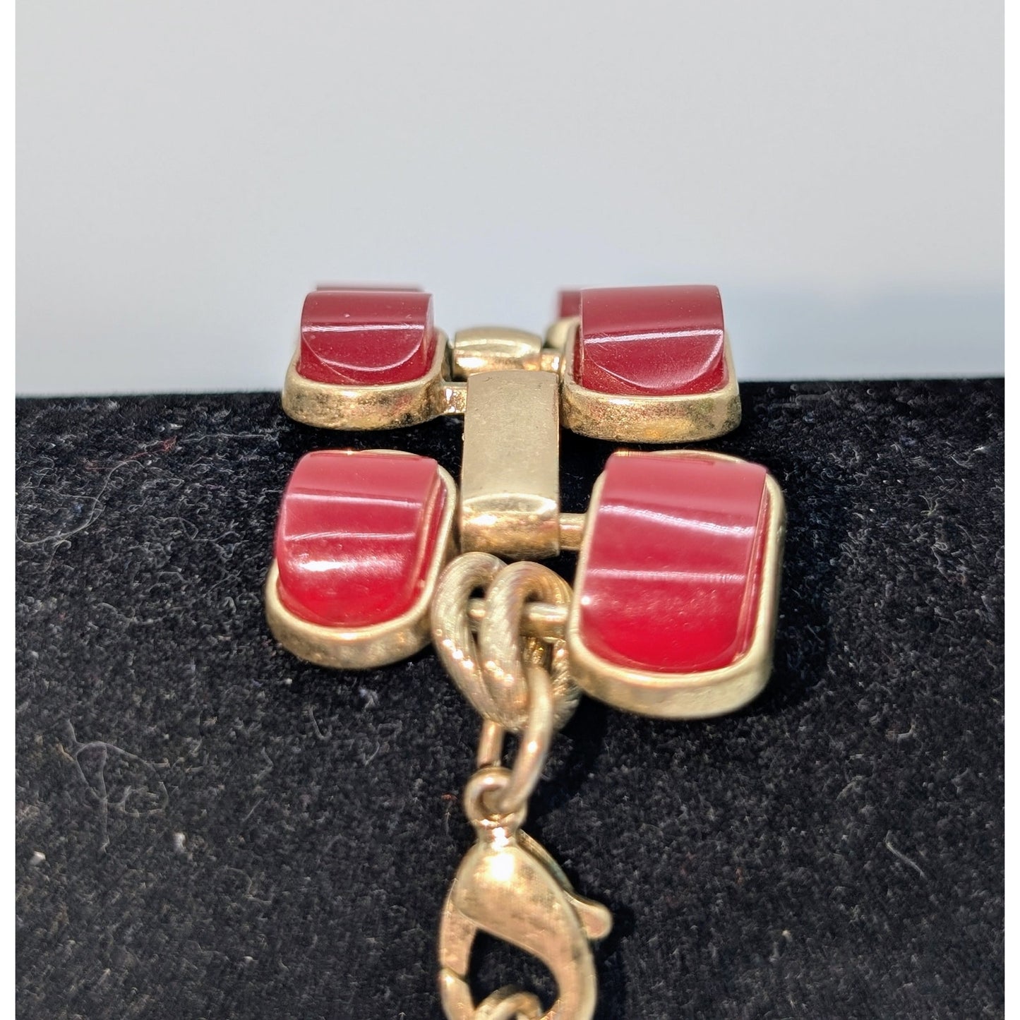 Red Acrylic Gold Tone Chain Link Bracelet One Size Fits Many