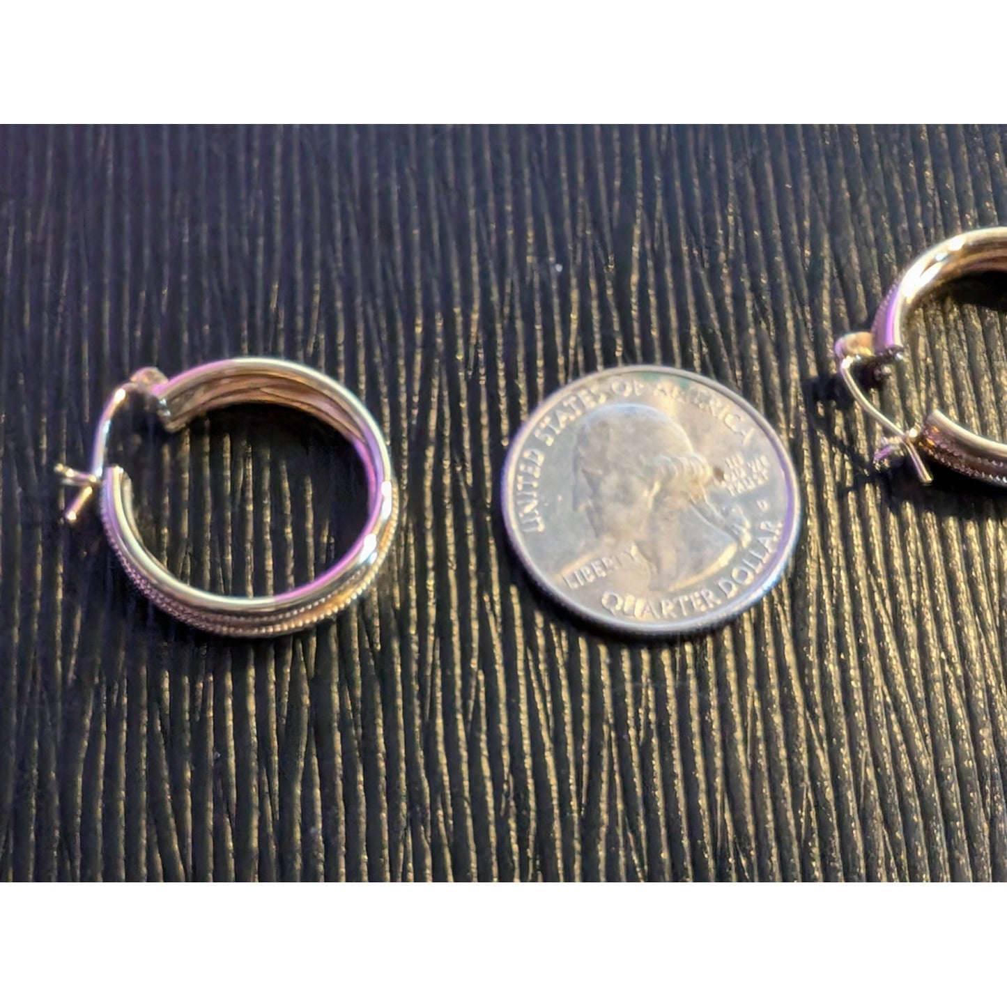 14K Yellow Gold Textured & Polished Hoop Earrings Approx. 4.66g