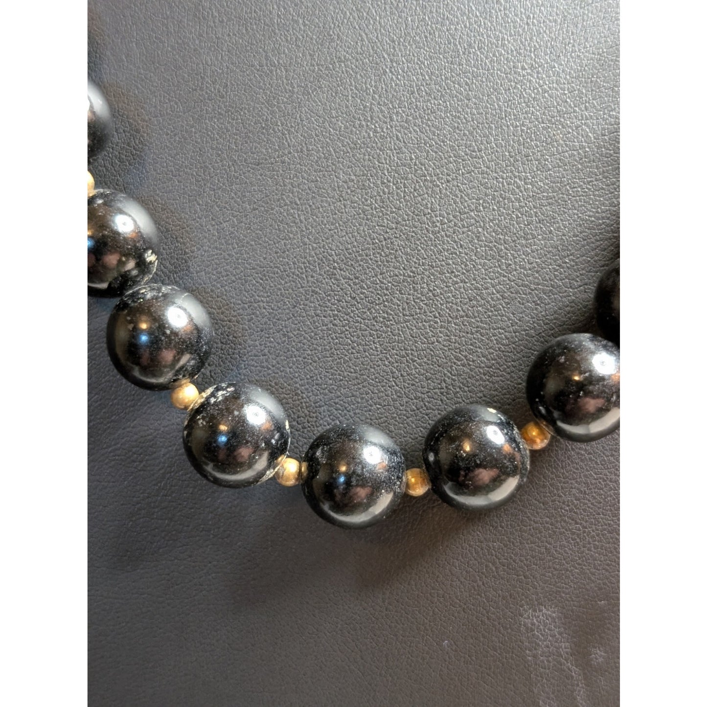 Vintage Black Burgundy Rose Stone Gold Tone Cloisonne Graduated Bead Necklace