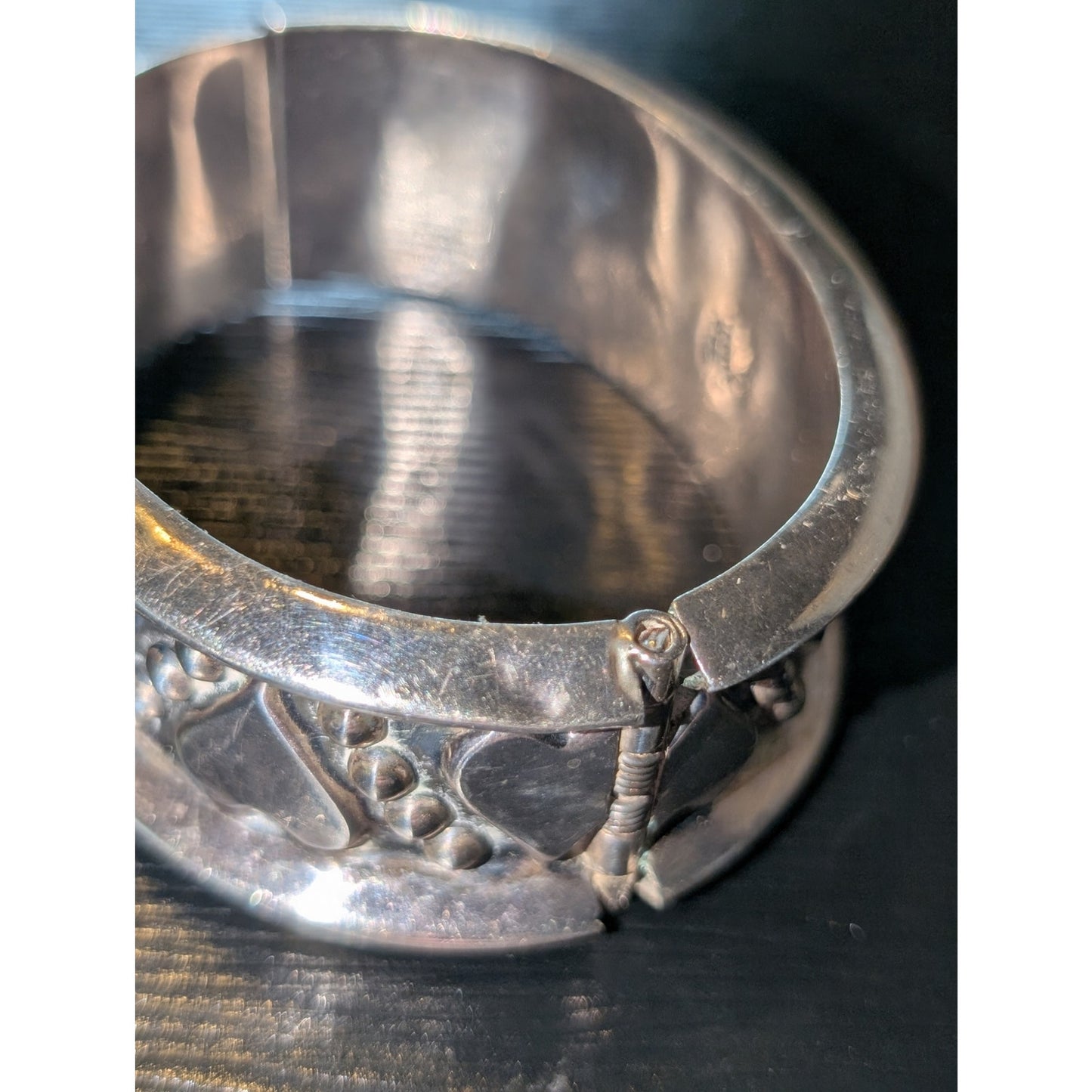 Taxco 925 Sterling Silver Mexico Wide Heart Hinge Bangle Bracelet Size 7.5"57.8g