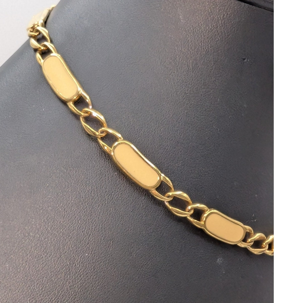 Vintage Monet Cream Enamel Gold Tone Chain Link 16.5" Fold Over Clasp Necklace