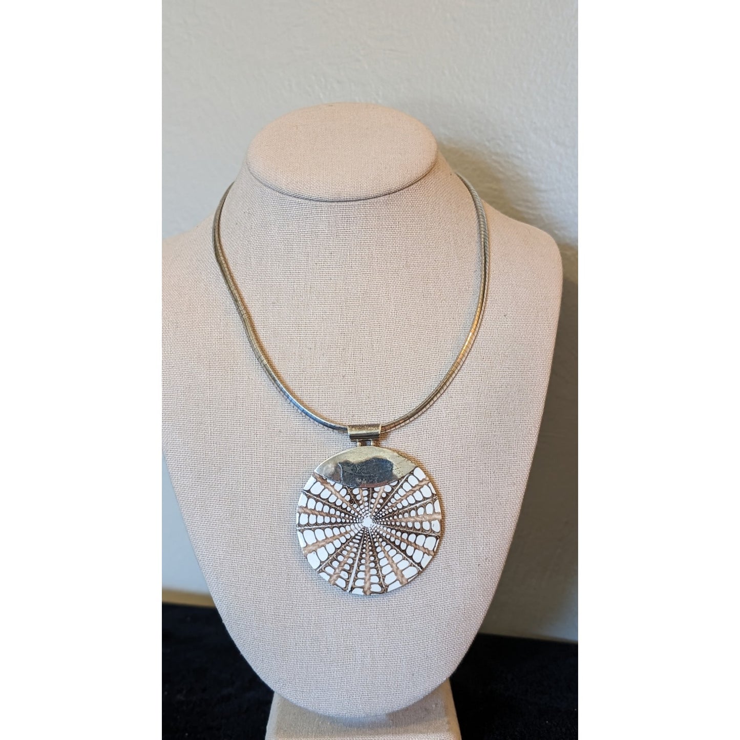 925 Sterling Silver 18" Omega Necklace W/ Nautilus Shell 925 Sterling Pendant