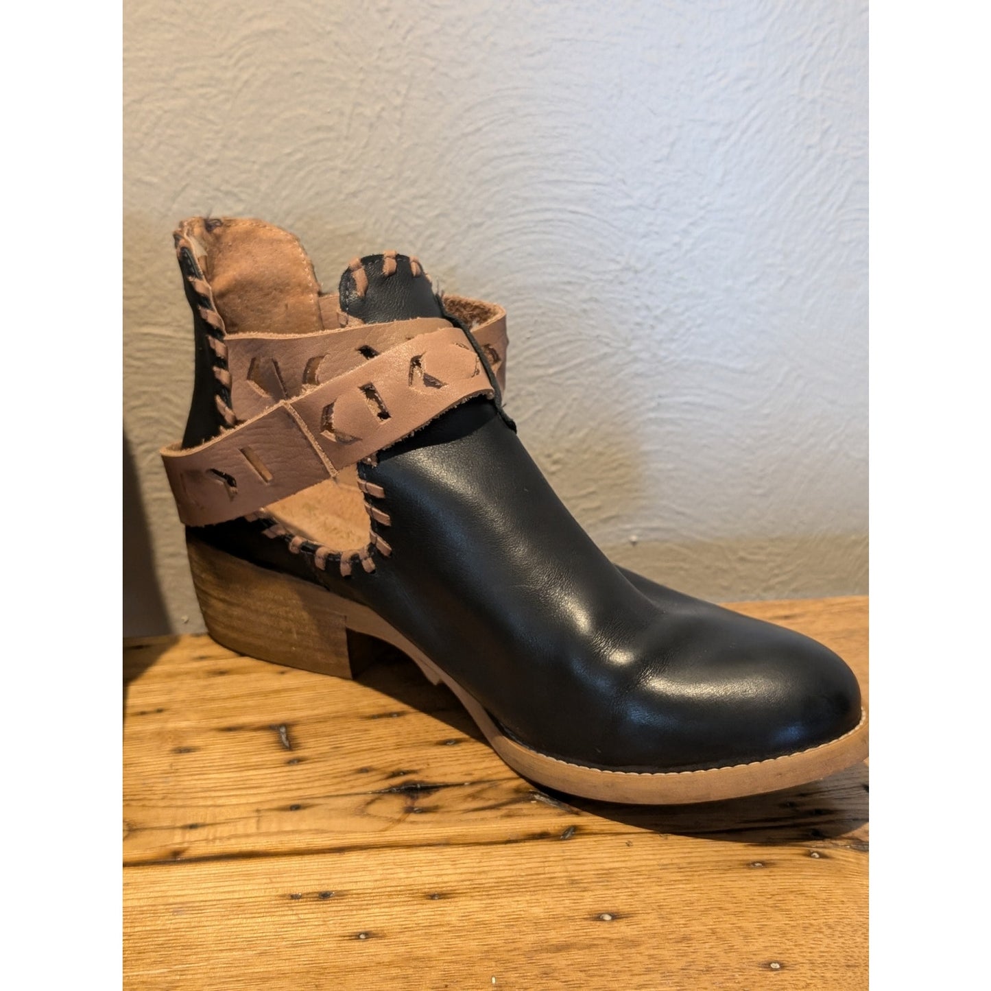 Musse & Cloud Black Brown Leather Aina Strapped Side Buckled Boots US Size 7