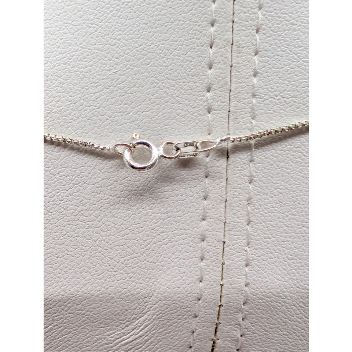 VTG Textured Minimalist Back Bale Sterling Cross Pendant 16" Box Chain Necklace