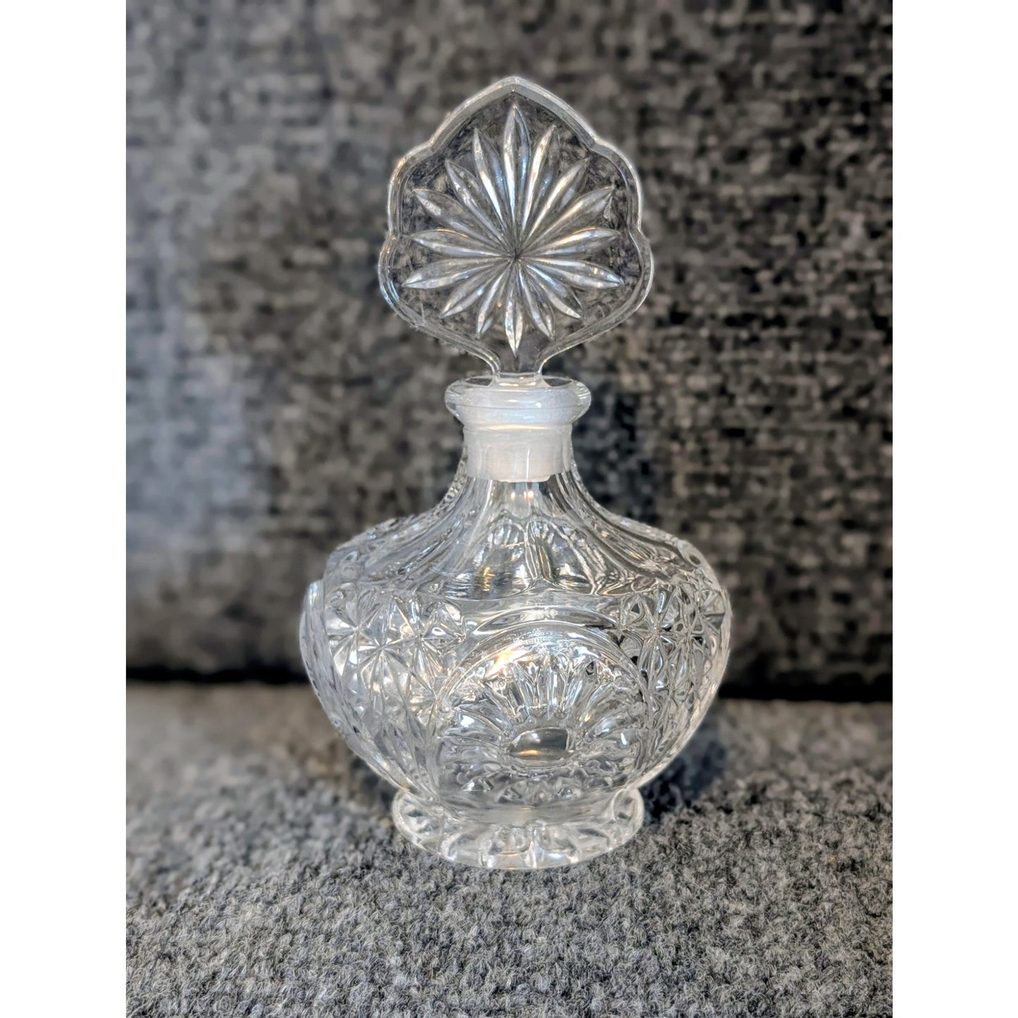 Vintage Hofbauer Byrdes Collection Crystal Bird Perfume Bottle W/ Dauber Topper