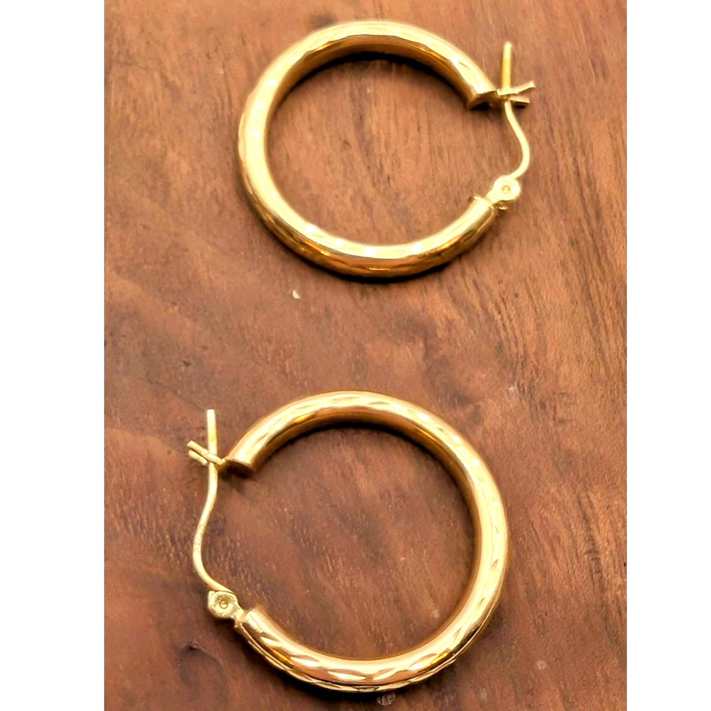 VTG 14K Polished Gold 22mm x 3mm Etched Design Everyday Hoop Earrings 1.51g