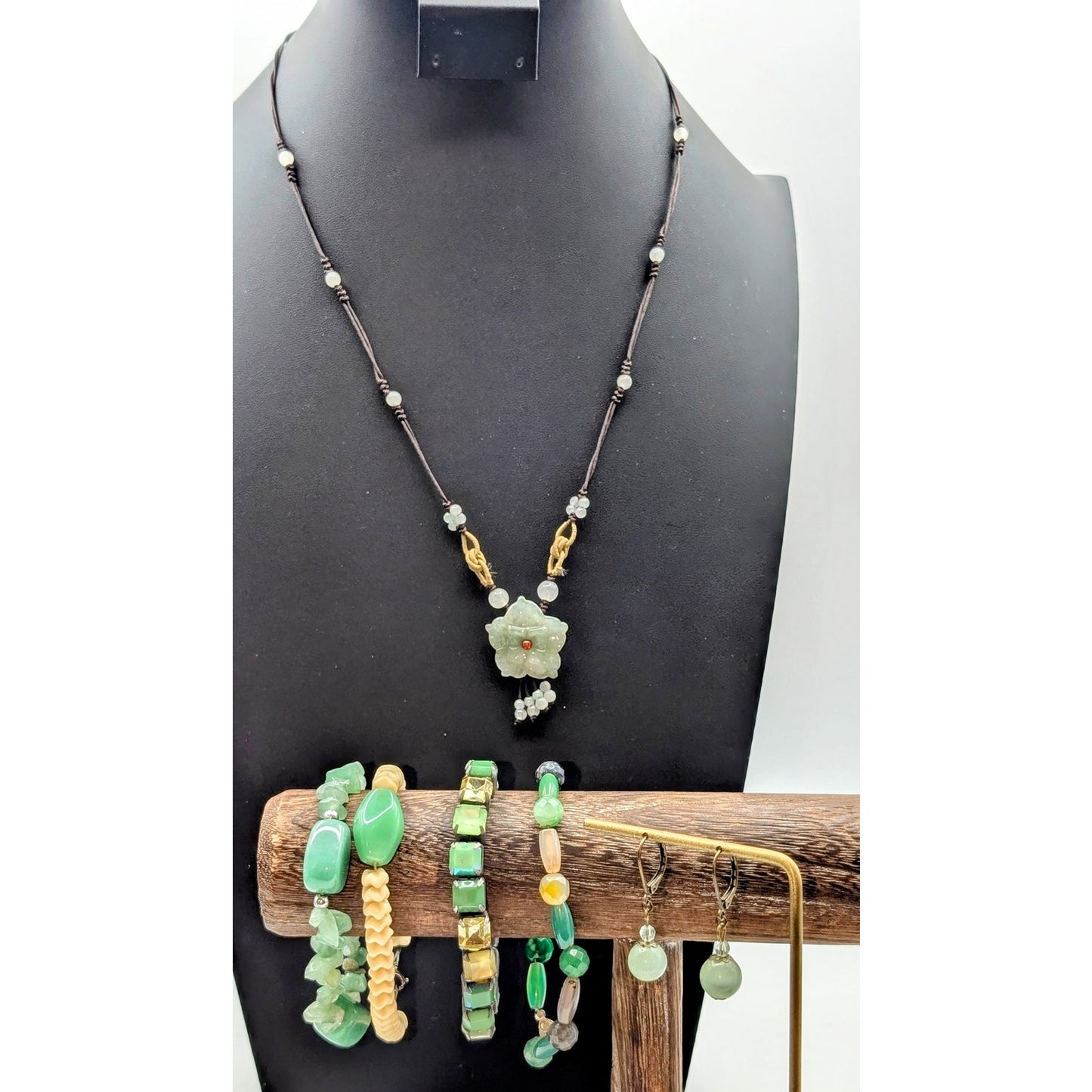 Mixed Lot of Green Stone Theme Jewelry 1 Necklace 4 Bracelets 1 Pr Earrings