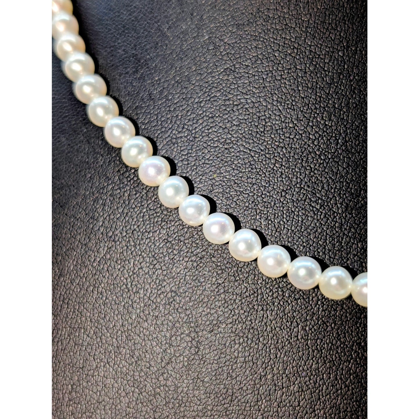 Vtg Approx. 5mm Genuine Pearl 17" Necklace W/ 14k Yellow Gold Clasp Marked 585