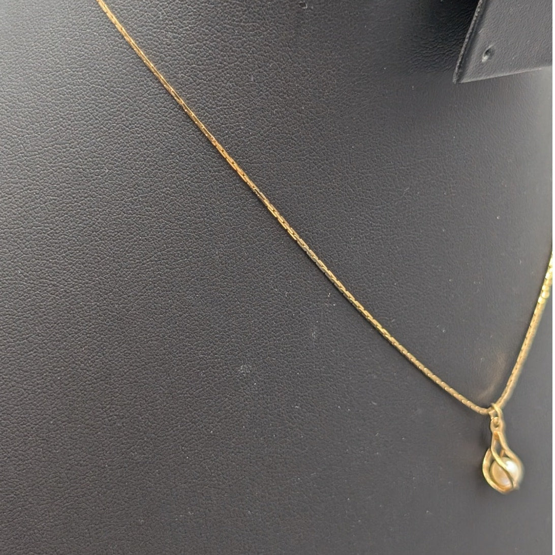 Vintage Napier Gold Tone Oval Swirl Cage Faux Pearl Pendant Chain 16" Necklace