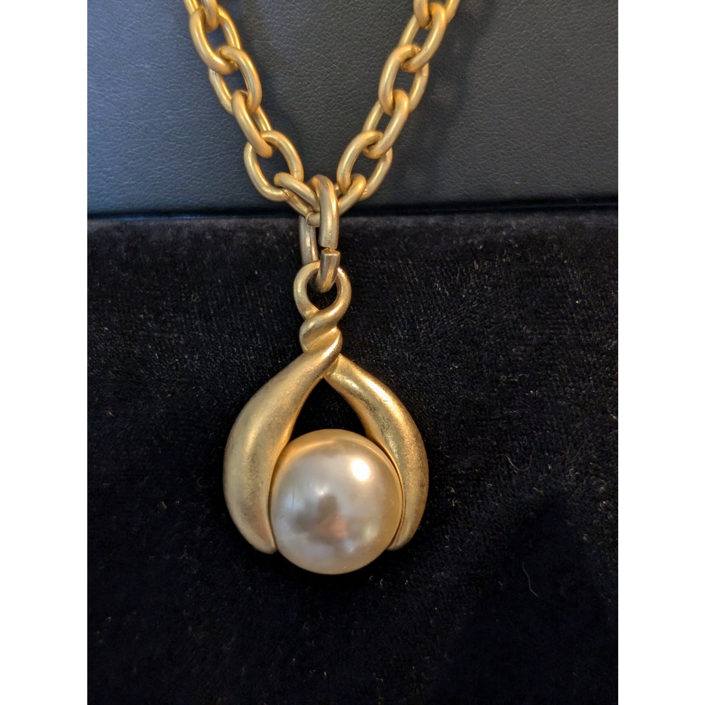 Simulated Pearl in Claw Pendant Heavy Matte Gold Tone Chain 36" Necklace