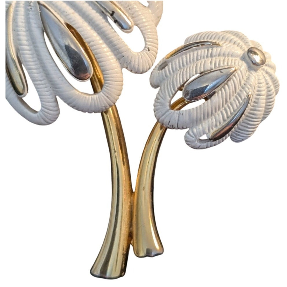 Vintage Signed Monet Rare Palm Tree White Enamel Gold Tone Brooch
