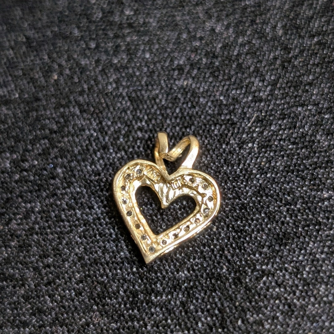 Vintage Solid 10K Yellow Gold 0.08 Carat Total Weight Diamond Heart Pendant
