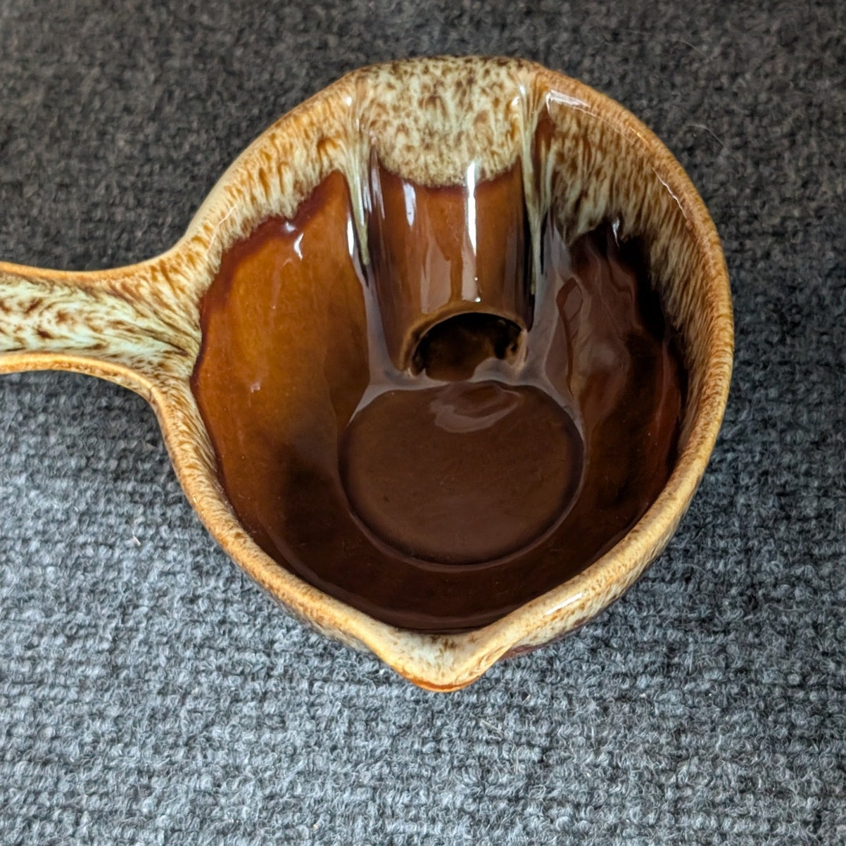 Vtg. Retro Ceramic Gravy Boat/Sauce/Separator Brown Drip Glaze w/ Handle