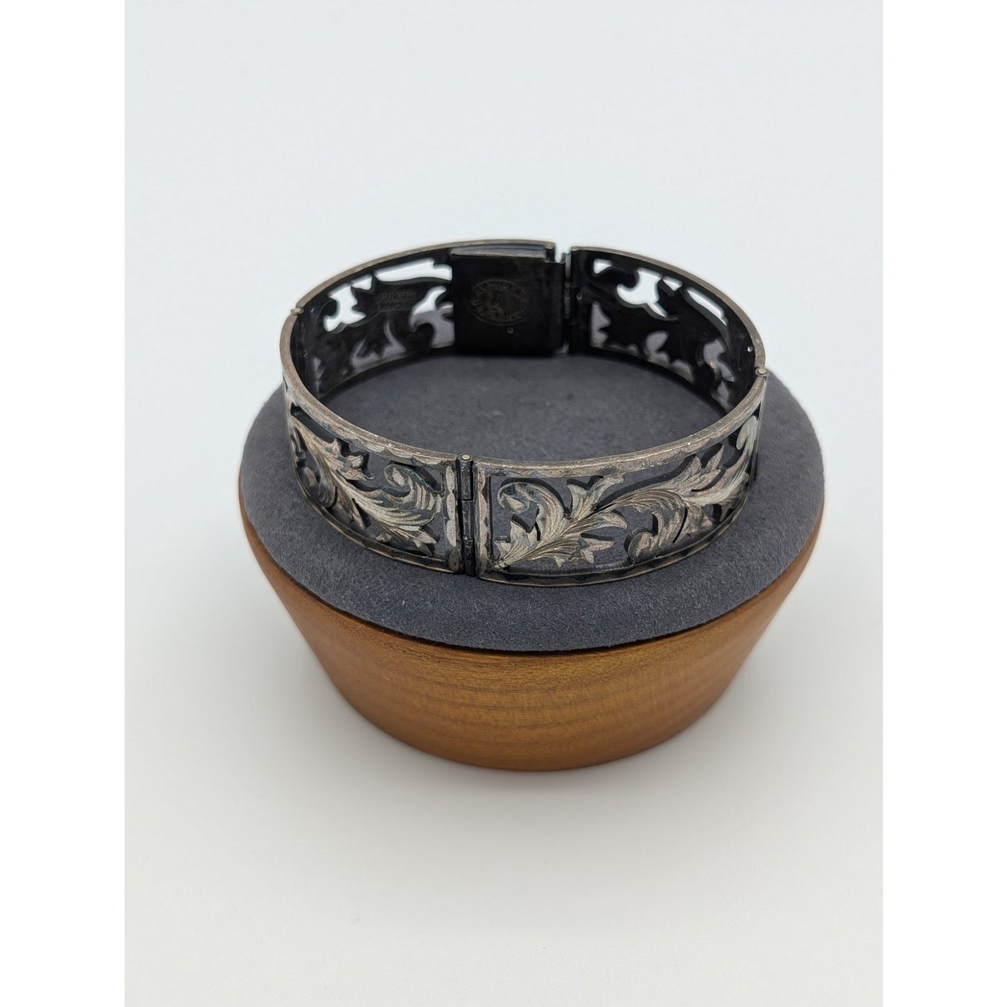 VTG Marked Hecho en Mexico Art Plat 925 Sterling  Cut Out Leaf Hinged Bracelet