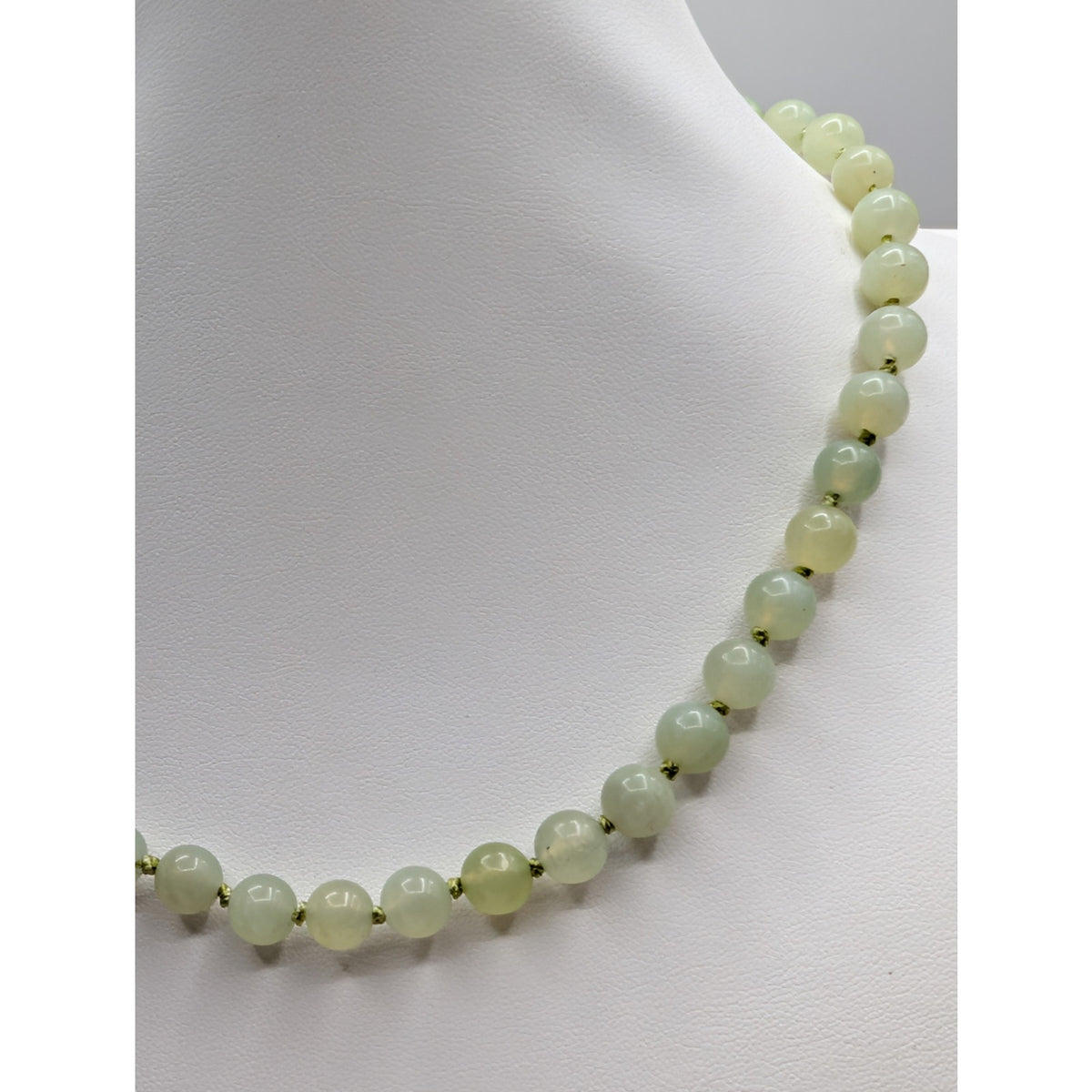 VTG 3 Pc Lot--2 Necklaces & 1 Bracelet MOP & Semi-Precious Green Stone Jewelry