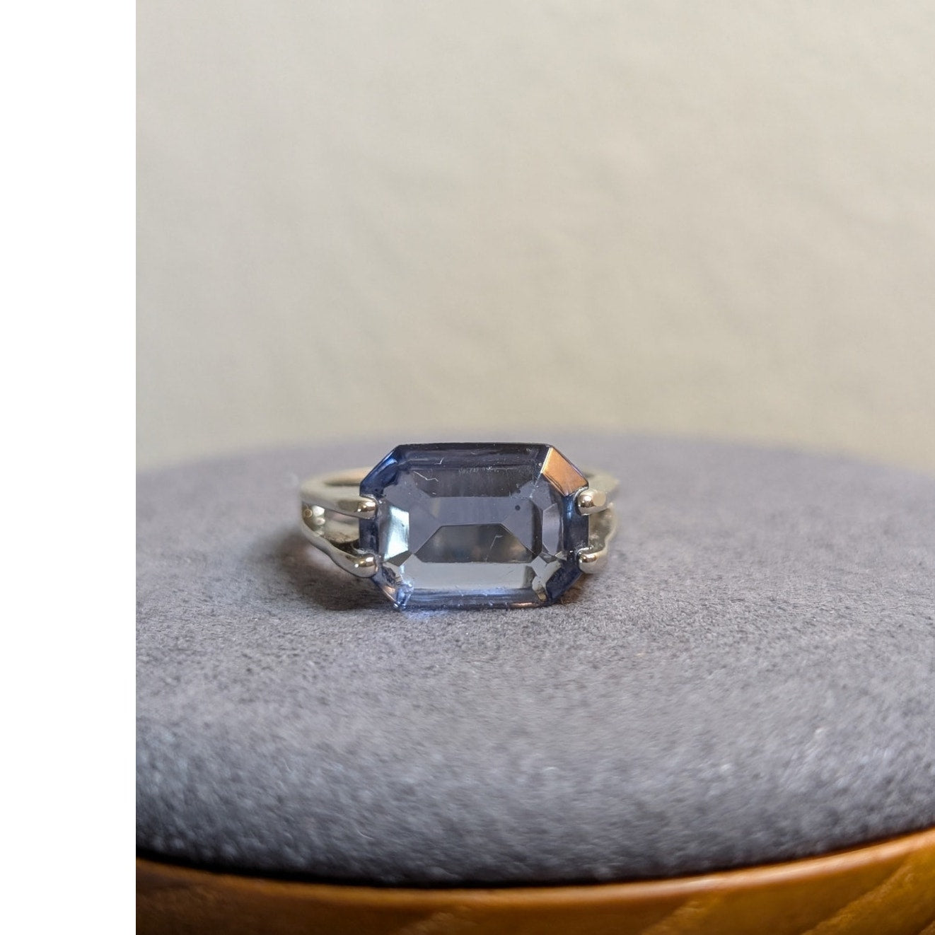 VTG 18 KGE Electroplate East to West Purple Glass Stone Solitaire Ring Size 7.75