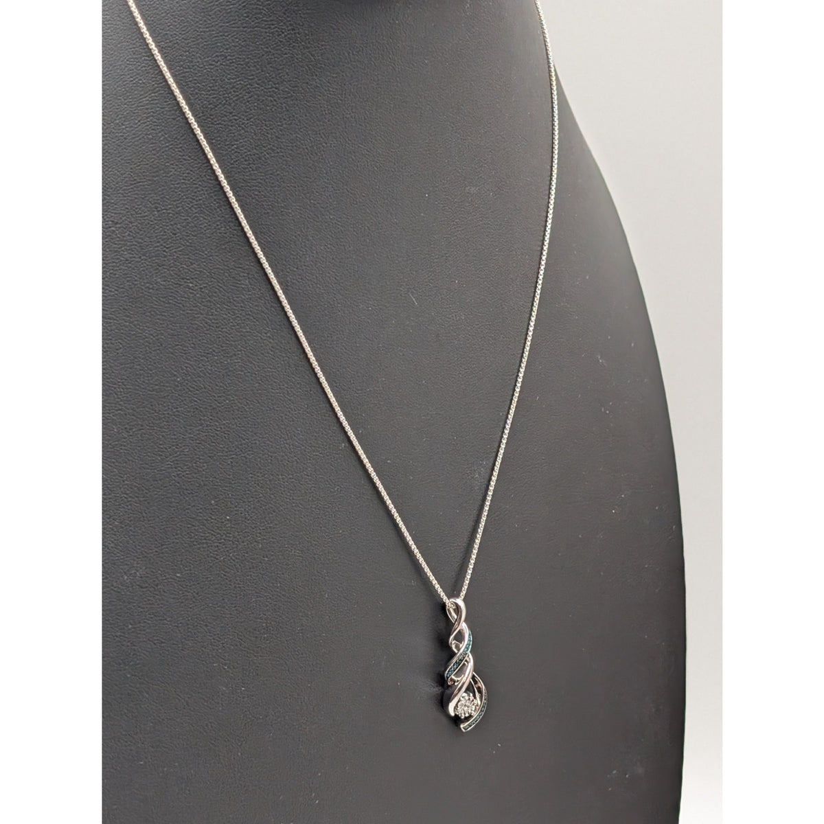 Vtg Kay Jewelers 925 Sterling Blue Diamond Twist Pendant Adjustable Necklace