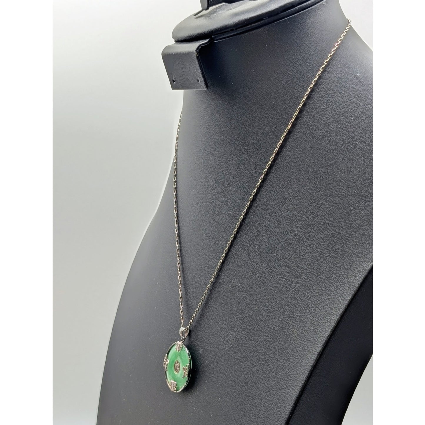 VTG Chinese 925 Silver & Authentic Jade Vintage 1" Pendant 19.75" Chain Necklace