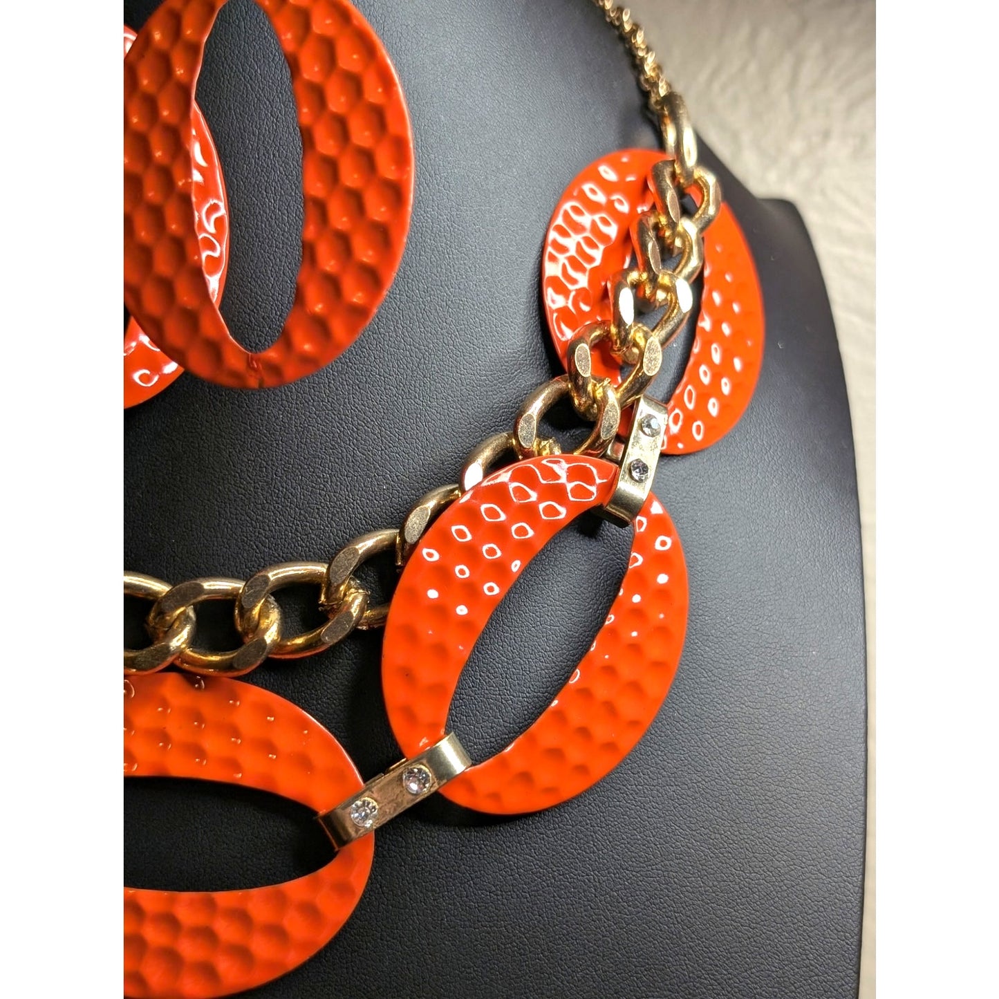 Retro 70's Orange Hammered Oval Disk Gold Tone Chain Necklace & Earring Set