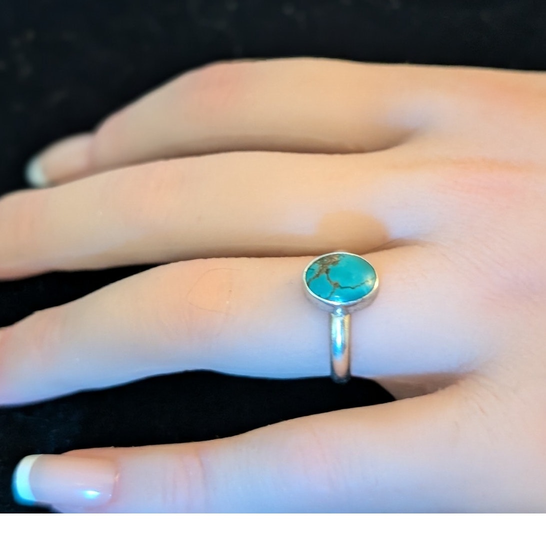 Vintage 925 Sterling Silver Bezel Set Oval Turquoise Ring Size 6.25