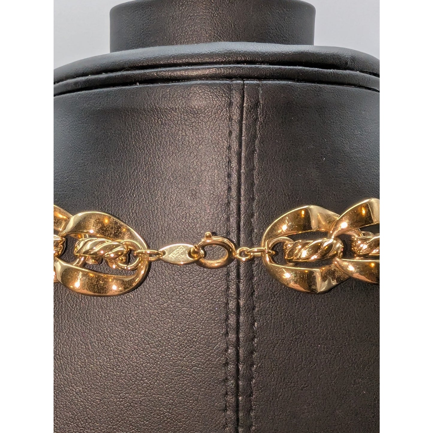 Vintage Signed Trifari Polished Curved Joined By Textured Link Chain Necklace