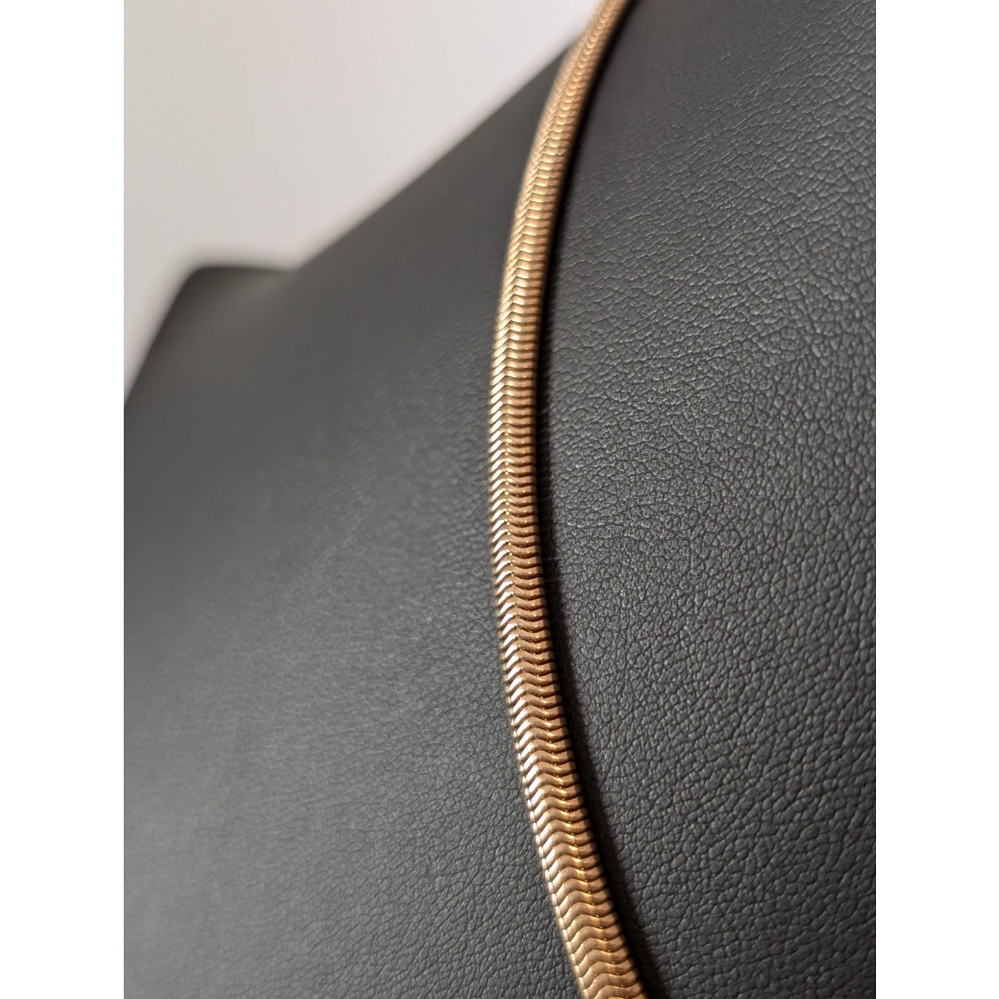 Gold Tone Flat 18" 4mm Herringbone Slinky Chain Necklace