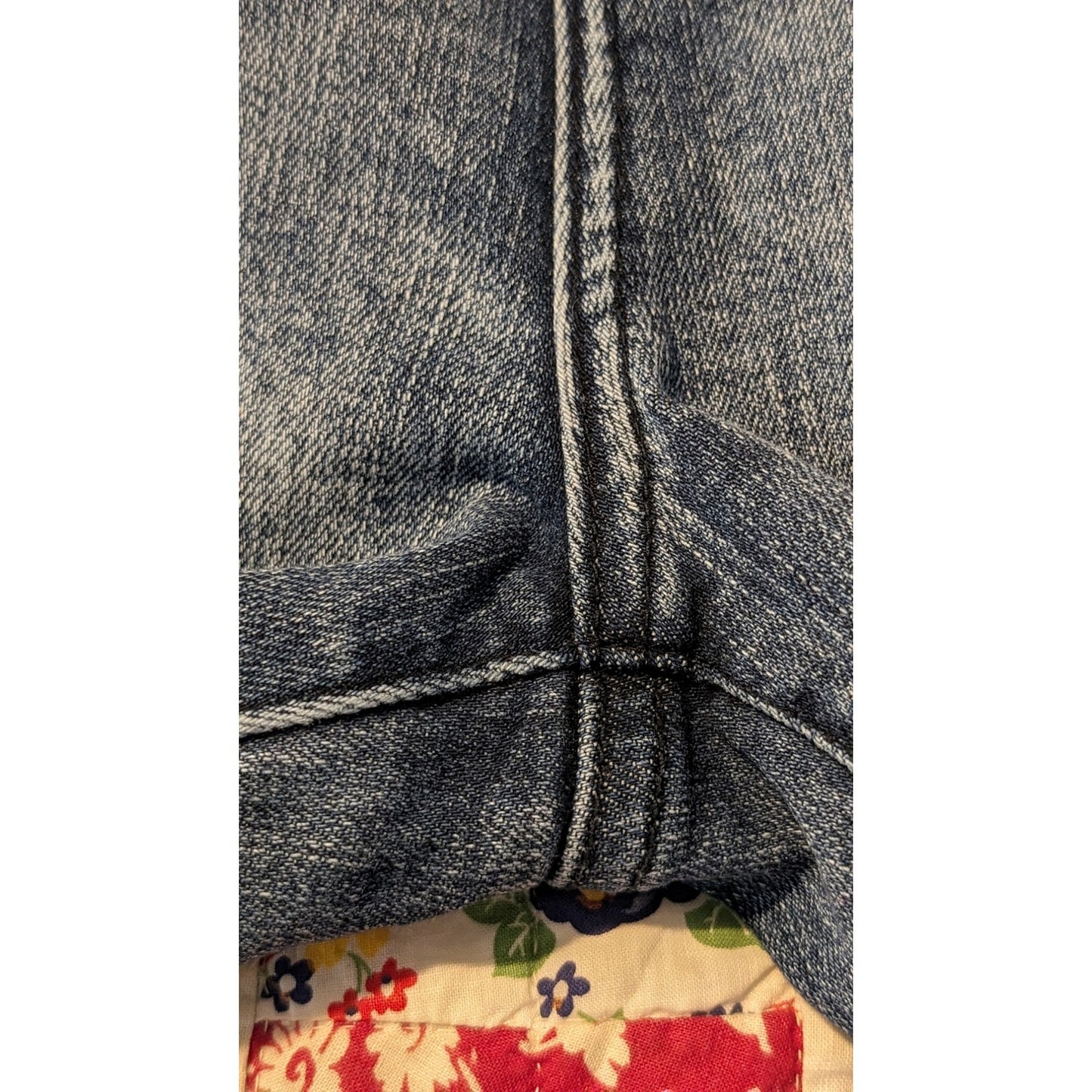 Judy Blue Los Angeles Relaxed Fit Shredded Back Pocket Raw Hem Jean Sz 7/28