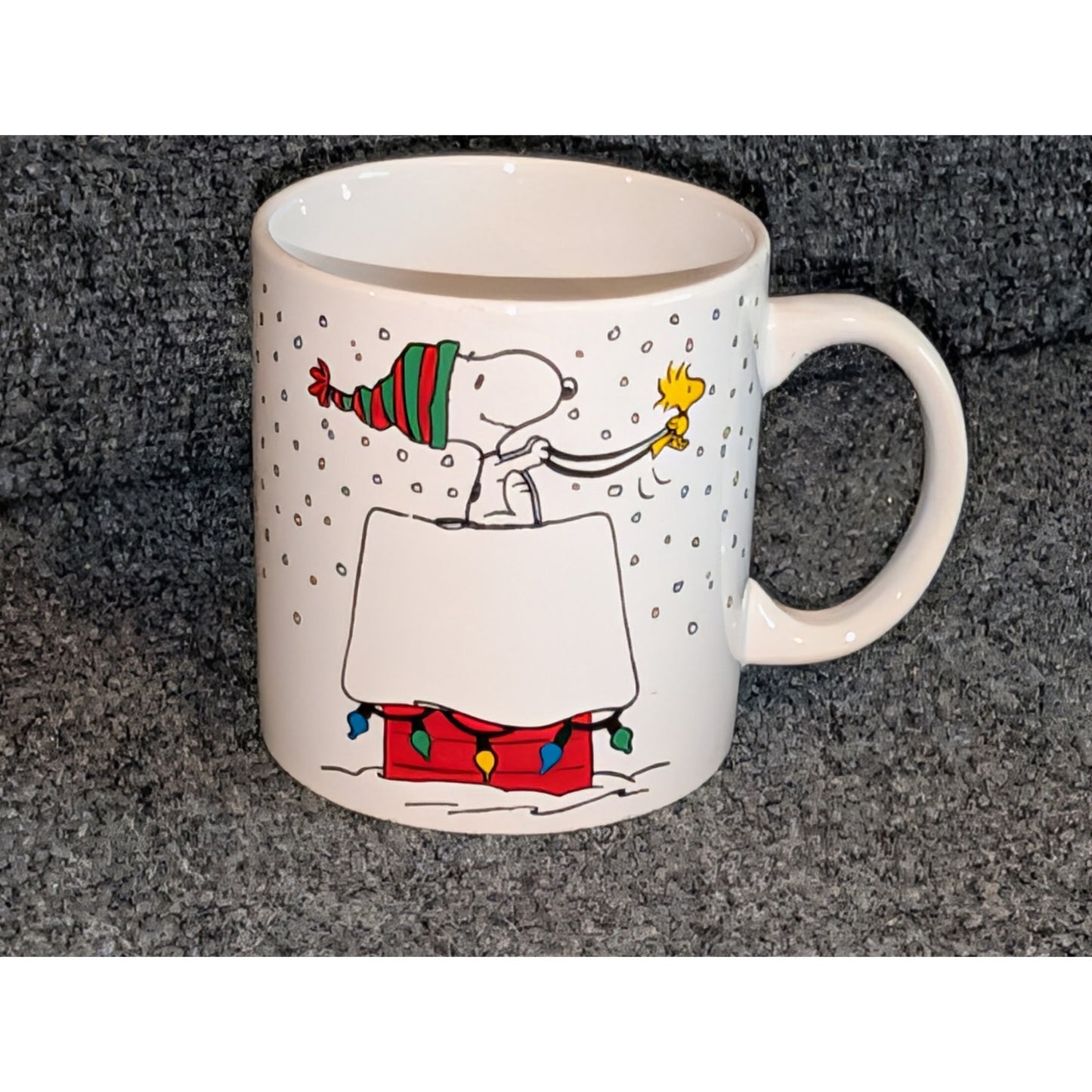 Peanuts Christmas Chillin Snoopy on Dog House Ceramic 20 oz. Coffee Tea Mug Cup