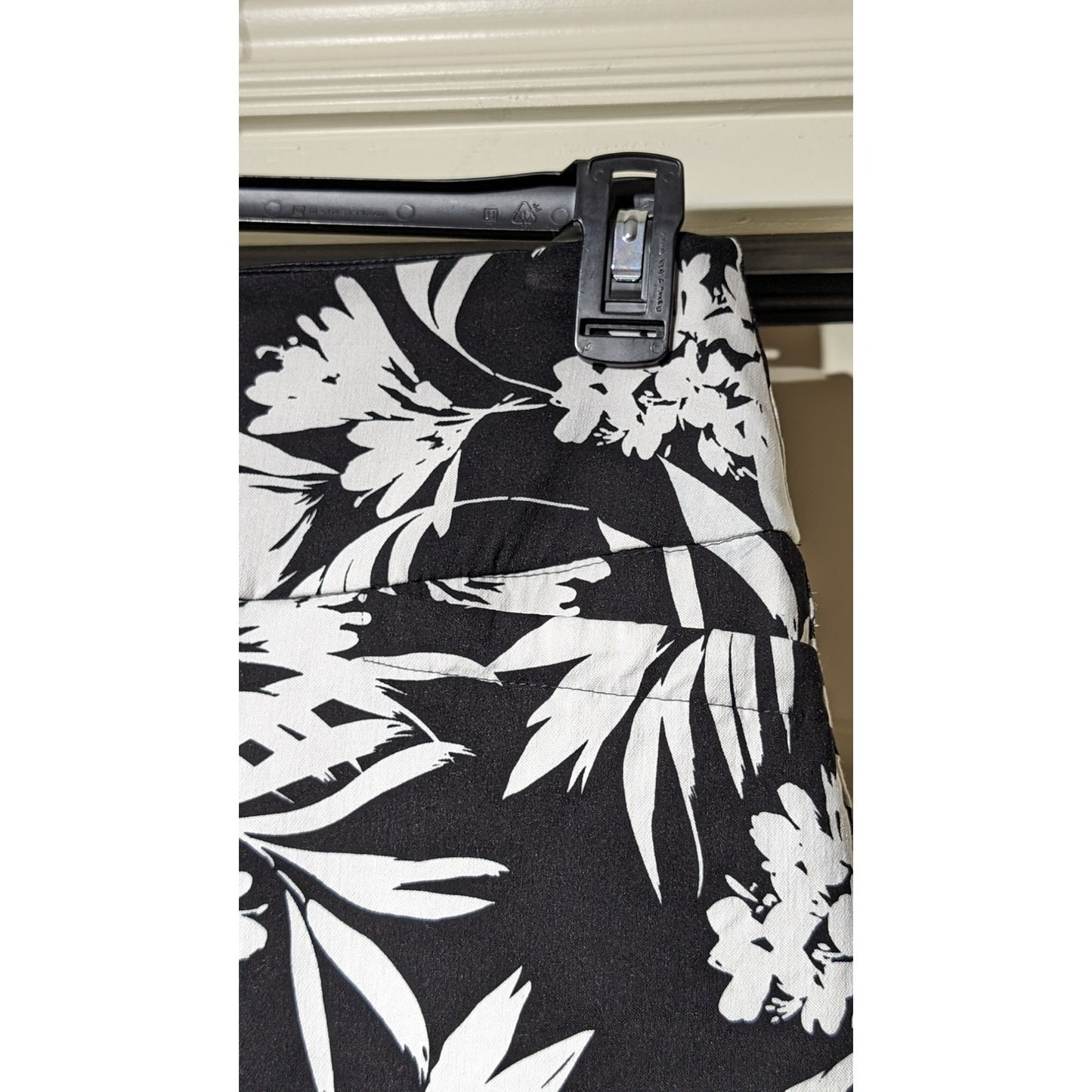 SC & Co Black White Floral Stretch Golf Tennis Pull On Women Skort Skirt Size M