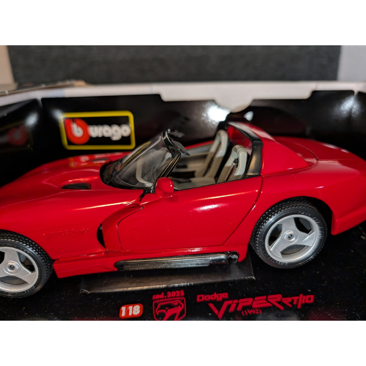 1992 DODGE VIPER RT/10 Bburago Toy Die Cast Metal Factory Built Car Scale 1/18