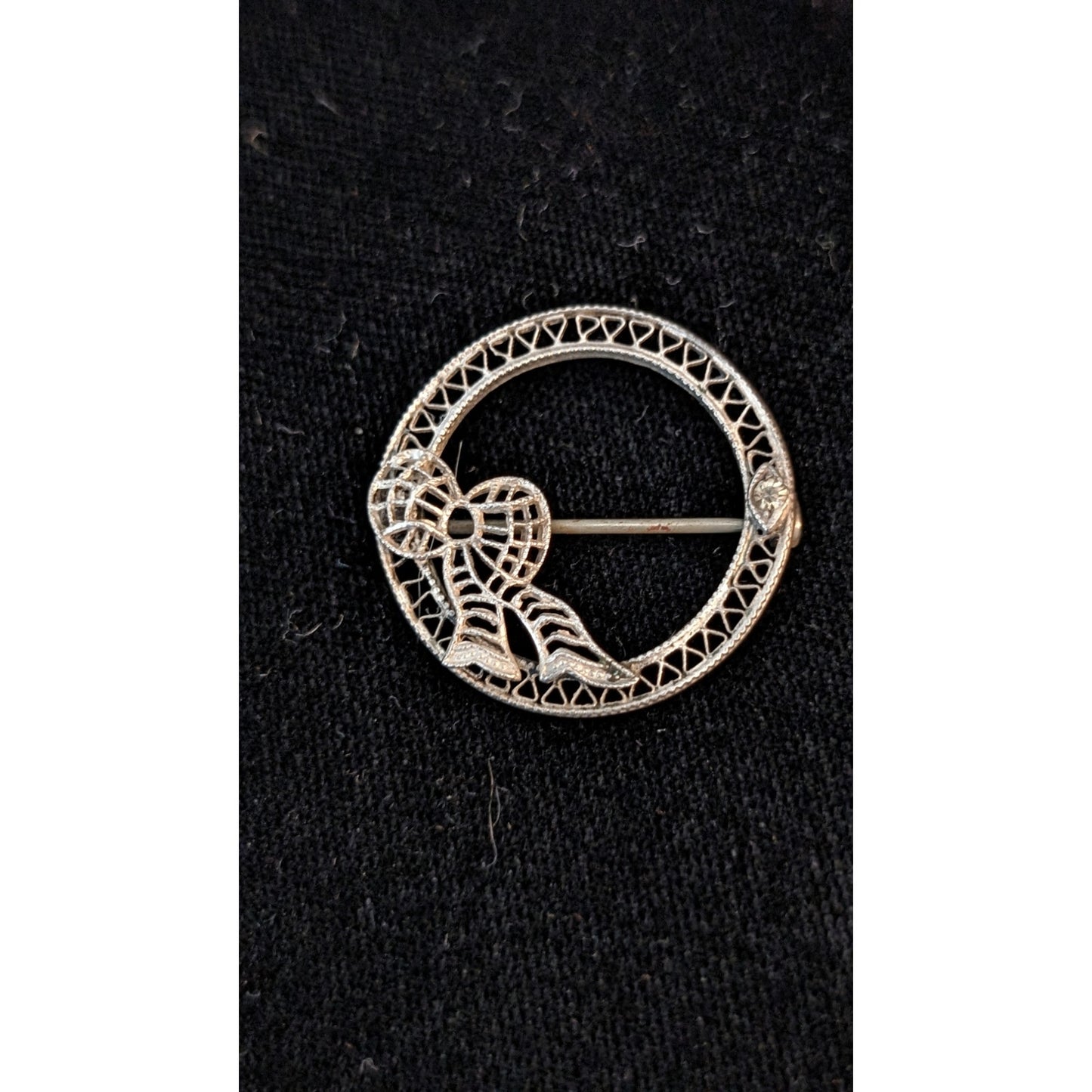 Vintage Art Deco Sterling Silver Filigree Circle Ribbon Bow Brooch Spun Silver